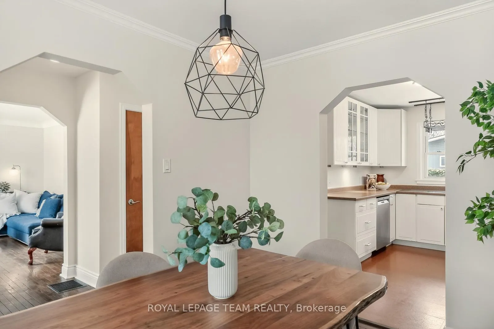 Photo 6 of 1314 Randall Avenue, Ottawa, Alta Vista — HOMEH