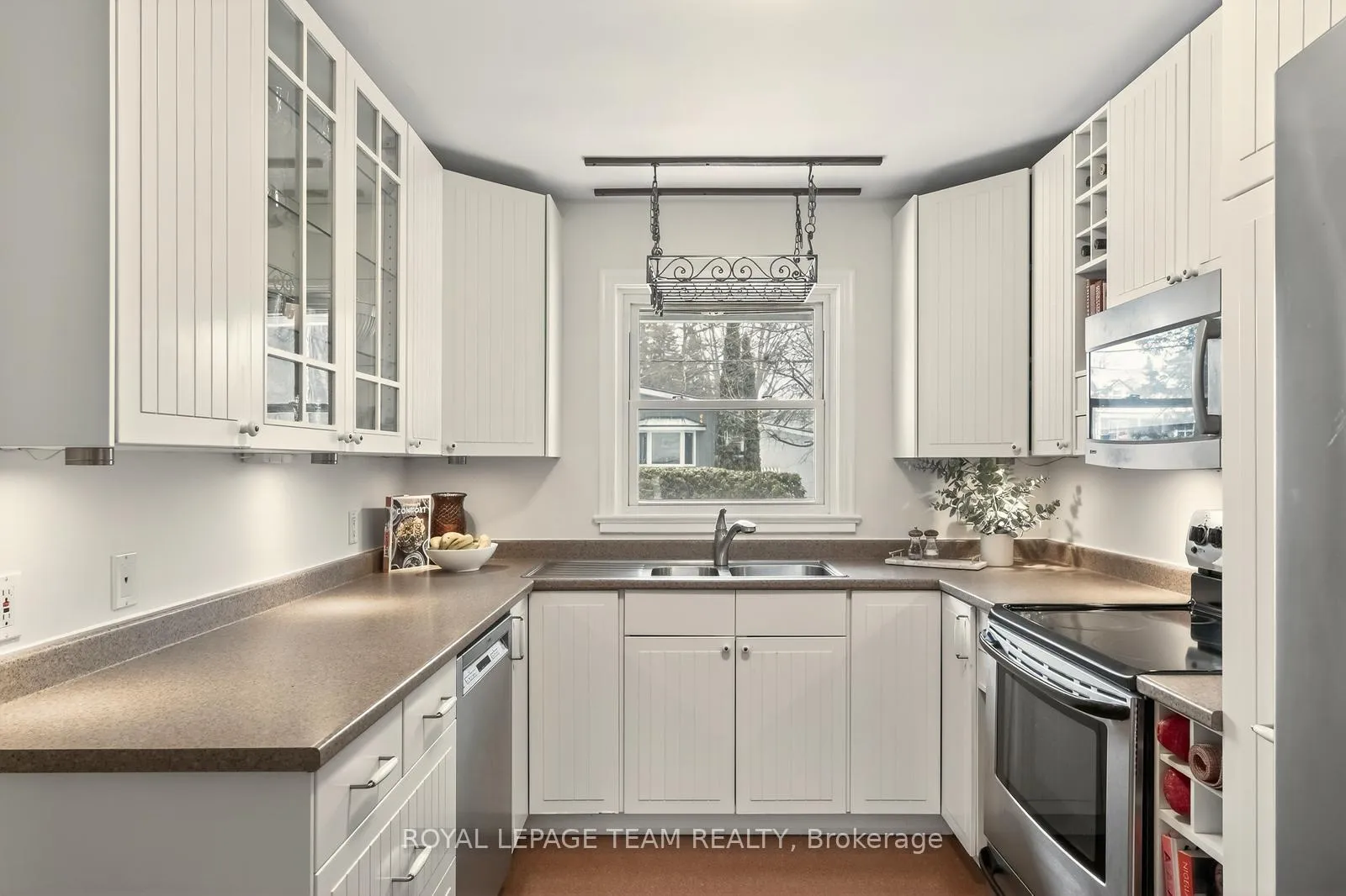 Photo 7 of 1314 Randall Avenue, Ottawa, Alta Vista — HOMEH