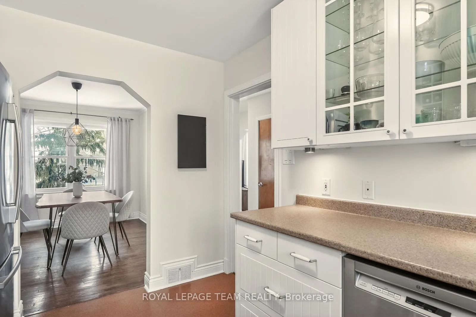 Photo 9 of 1314 Randall Avenue, Ottawa, Alta Vista — HOMEH