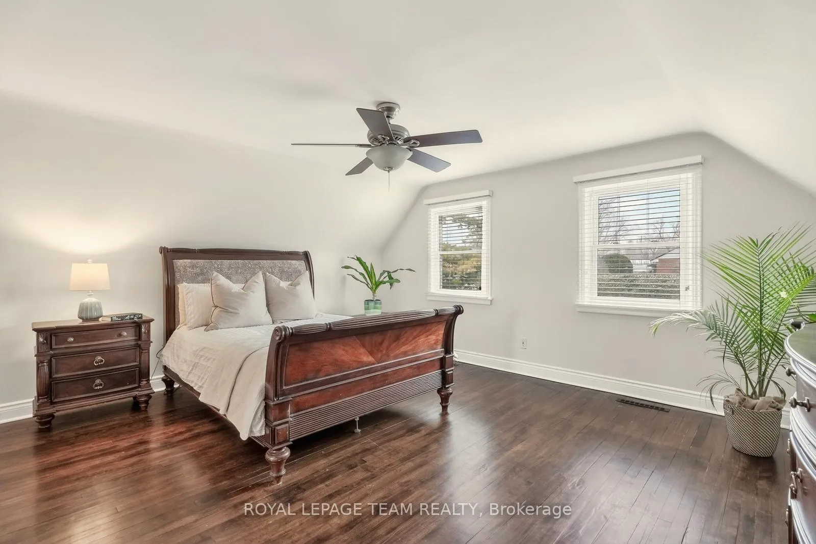 Photo 13 of 1314 Randall Avenue, Ottawa, Alta Vista — HOMEH