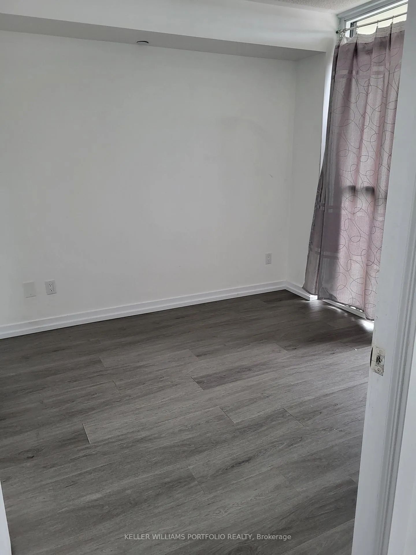 Photo 4 of Unit 1013, 8 Trent Avenue, Toronto, East End-Danforth — HOMEH