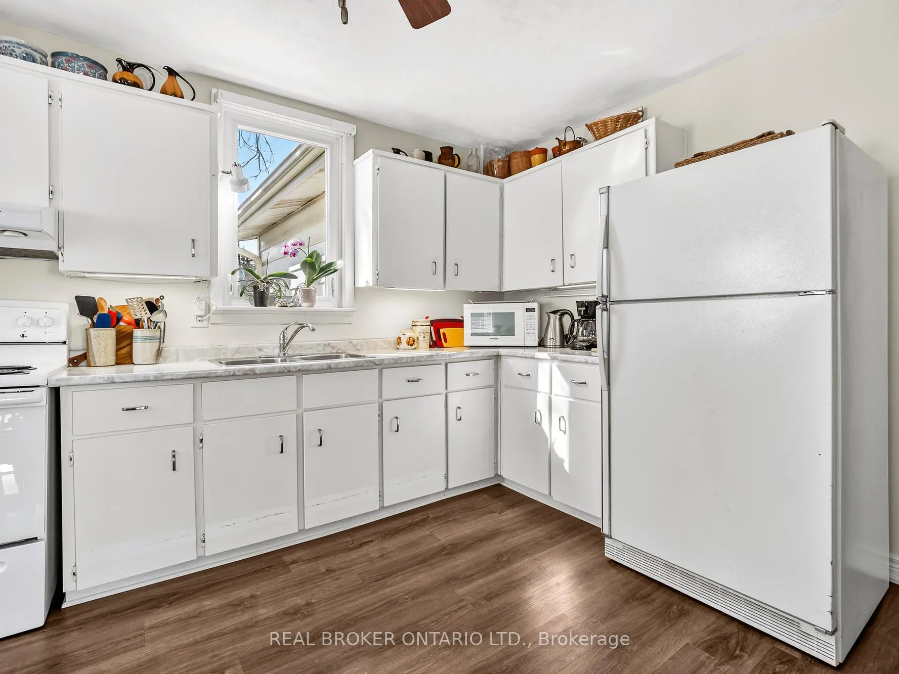 Photo 11 of 4246 Academy Street, Lincoln, Beamsville — HOMEH