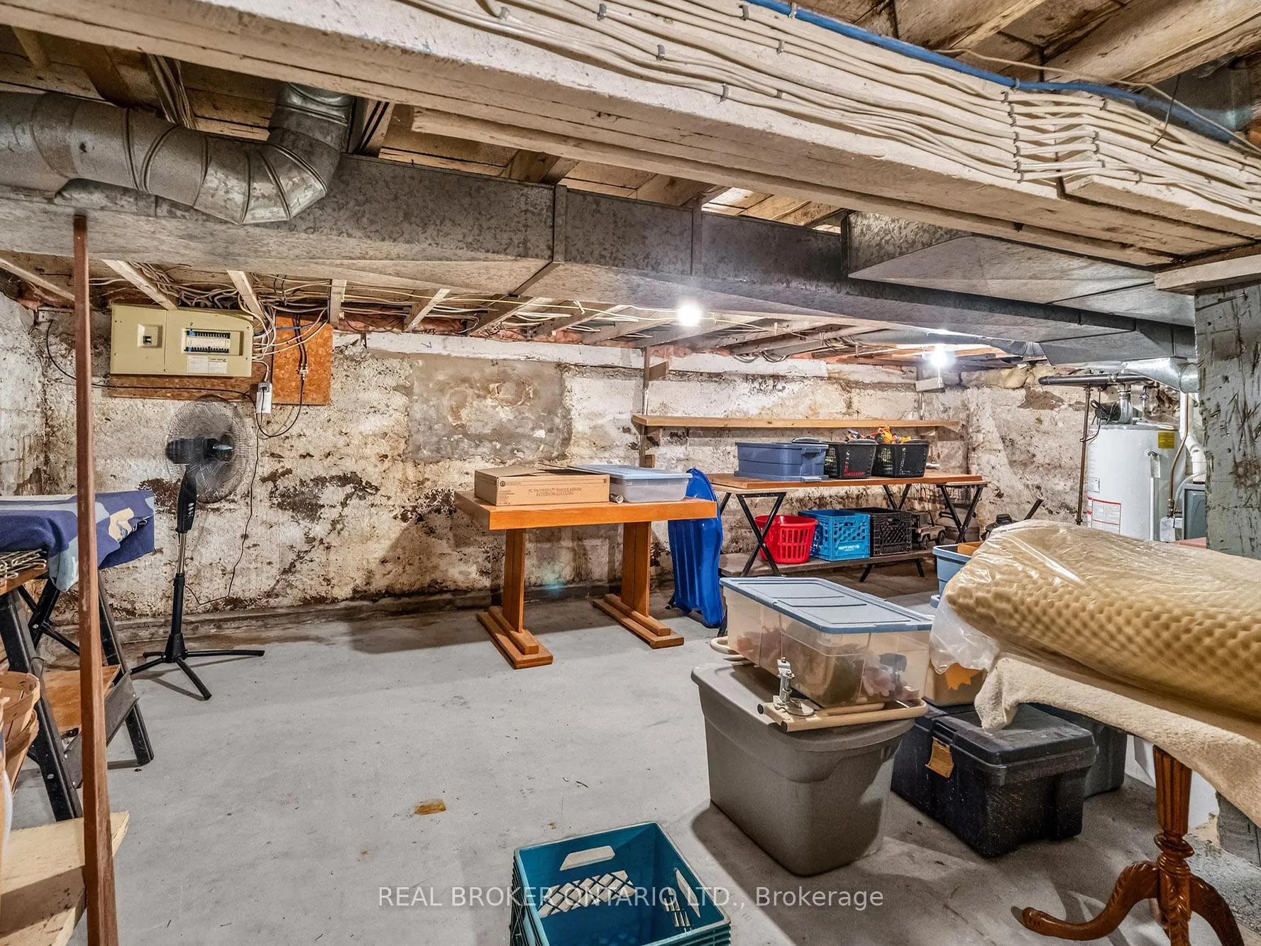 Photo 21 of 4246 Academy Street, Lincoln, Beamsville — HOMEH