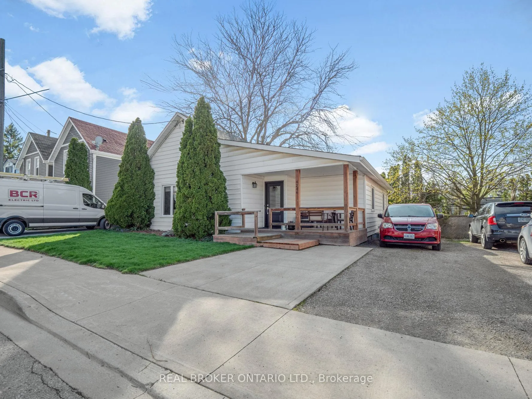 Photo 24 of 4246 Academy Street, Lincoln, Beamsville — HOMEH