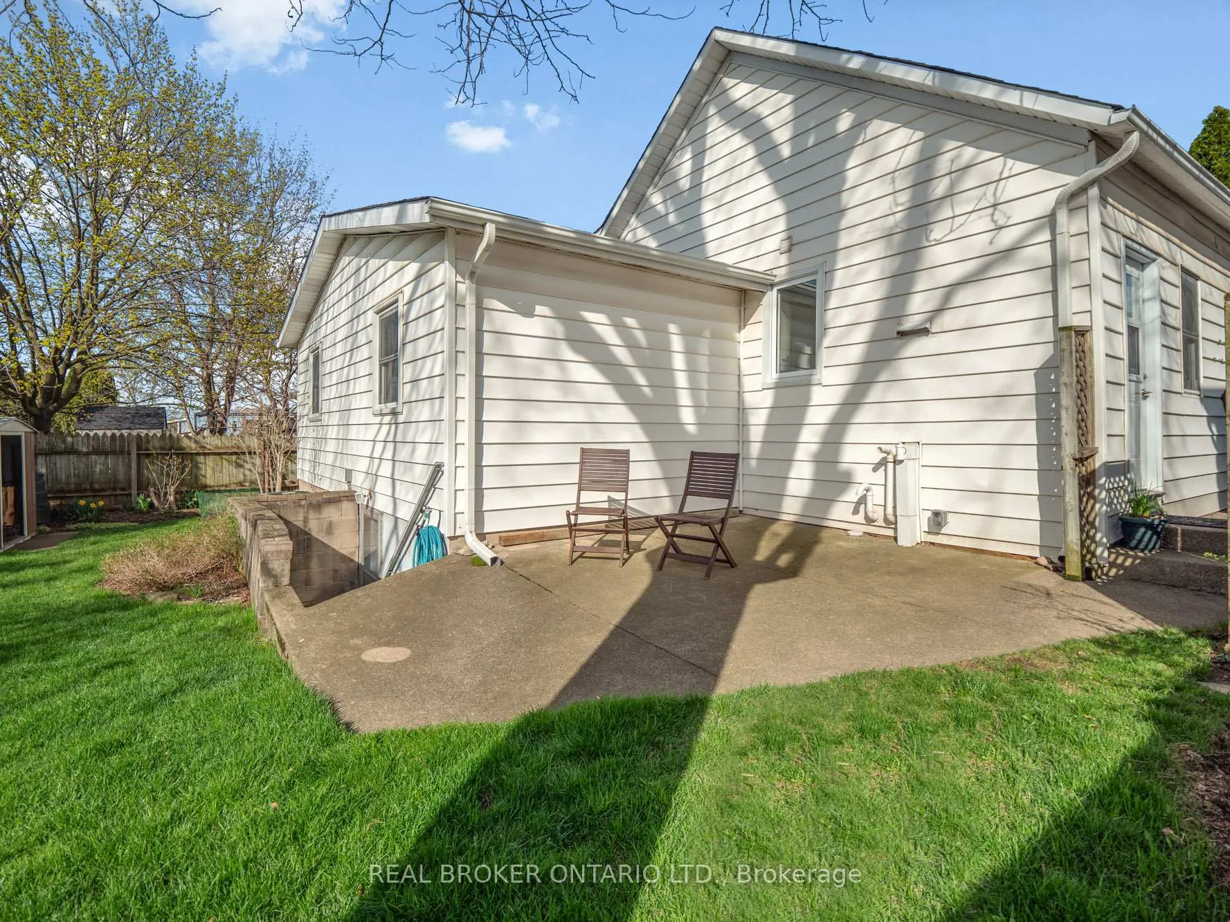Photo 26 of 4246 Academy Street, Lincoln, Beamsville — HOMEH