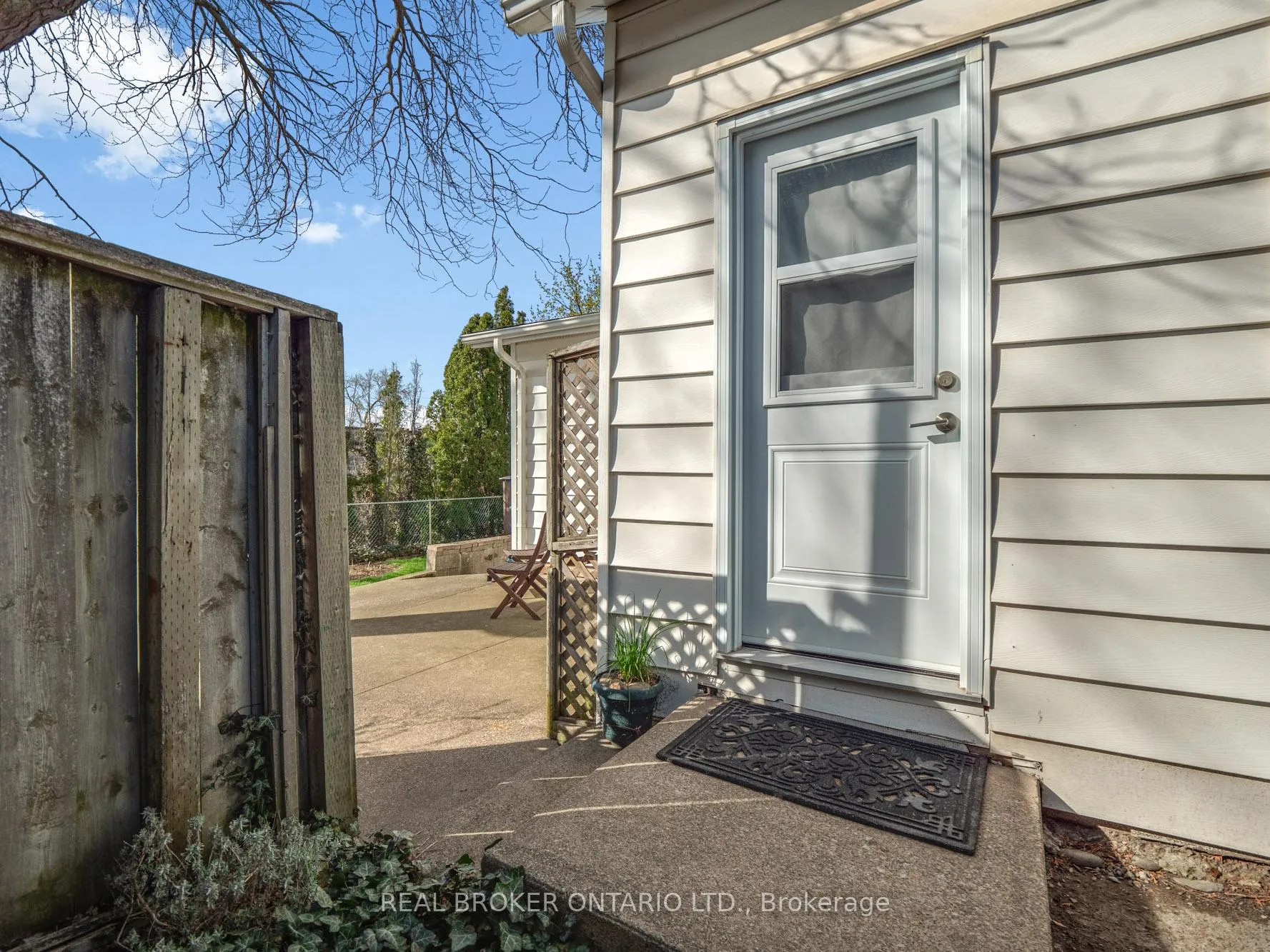 Photo 32 of 4246 Academy Street, Lincoln, Beamsville — HOMEH