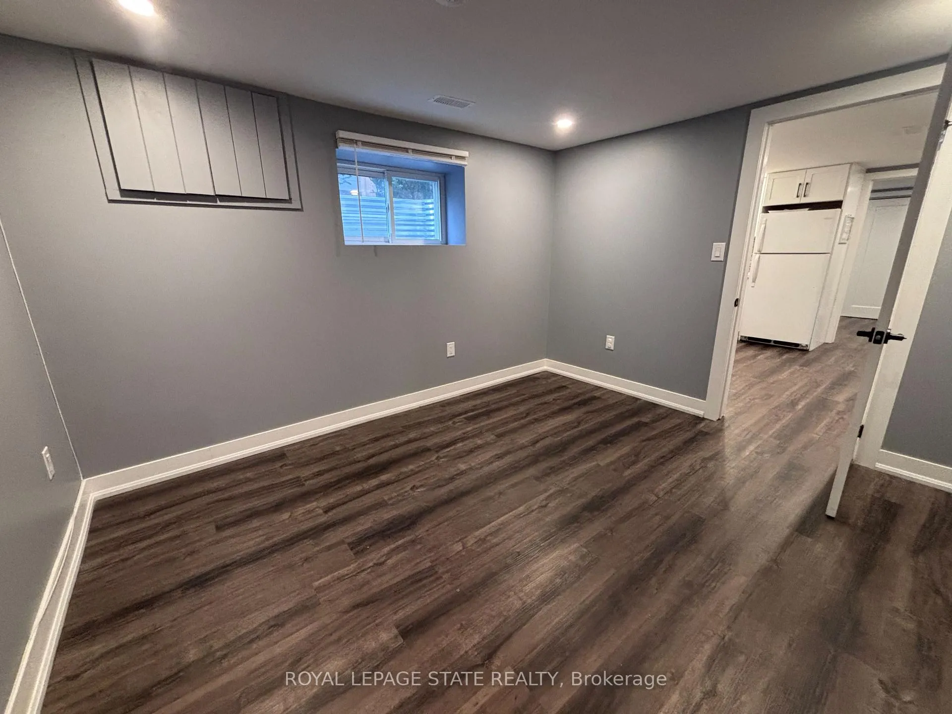 Photo 5 of Unit 2, 185 Bonaventure Drive, Hamilton, Gilbert — HOMEH