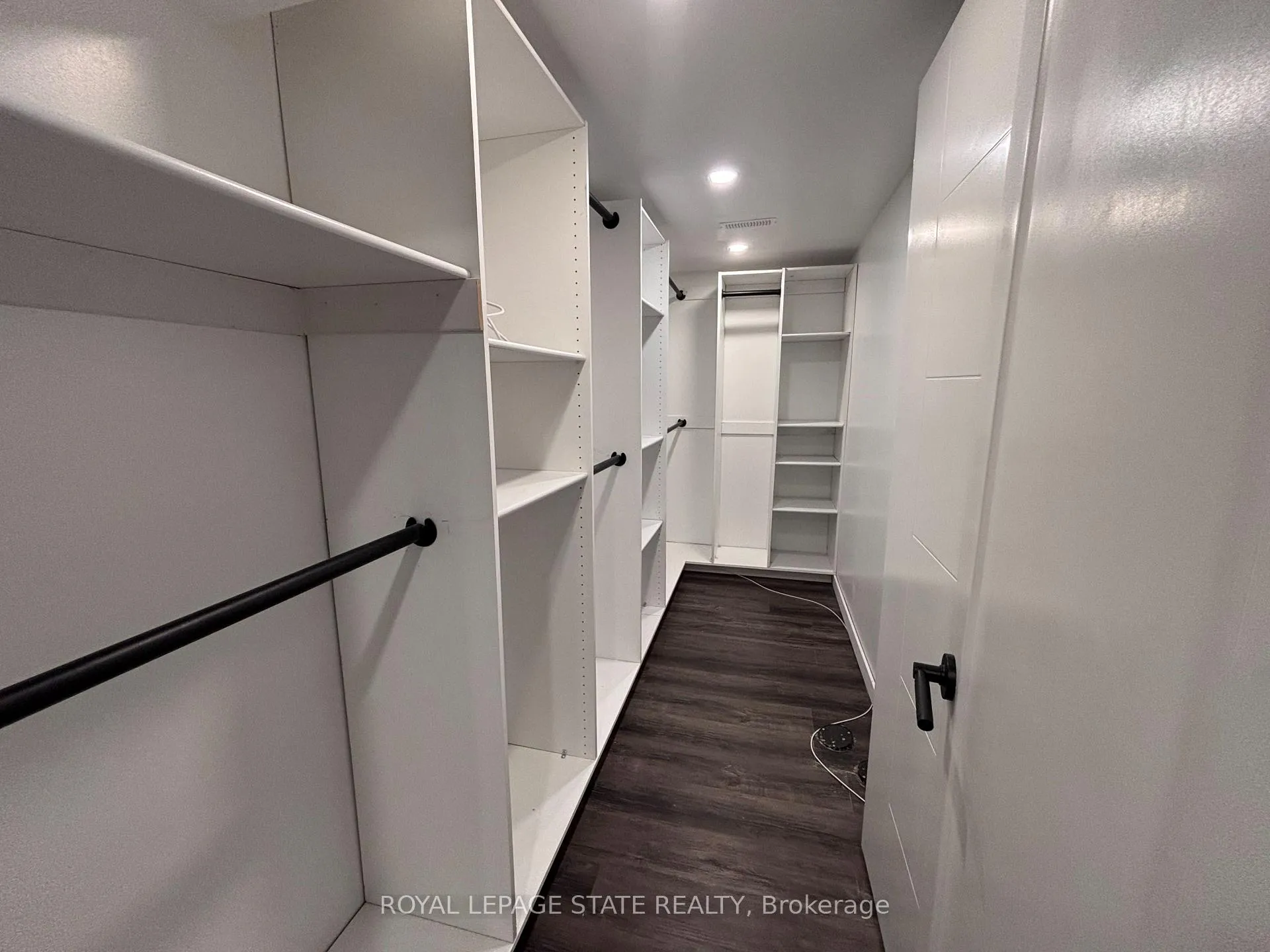 Photo 6 of Unit 2, 185 Bonaventure Drive, Hamilton, Gilbert — HOMEH