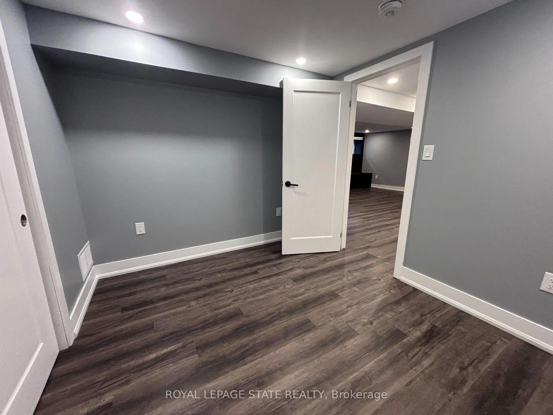 Photo 10 of Unit 2, 185 Bonaventure Drive, Hamilton, Gilbert — HOMEH