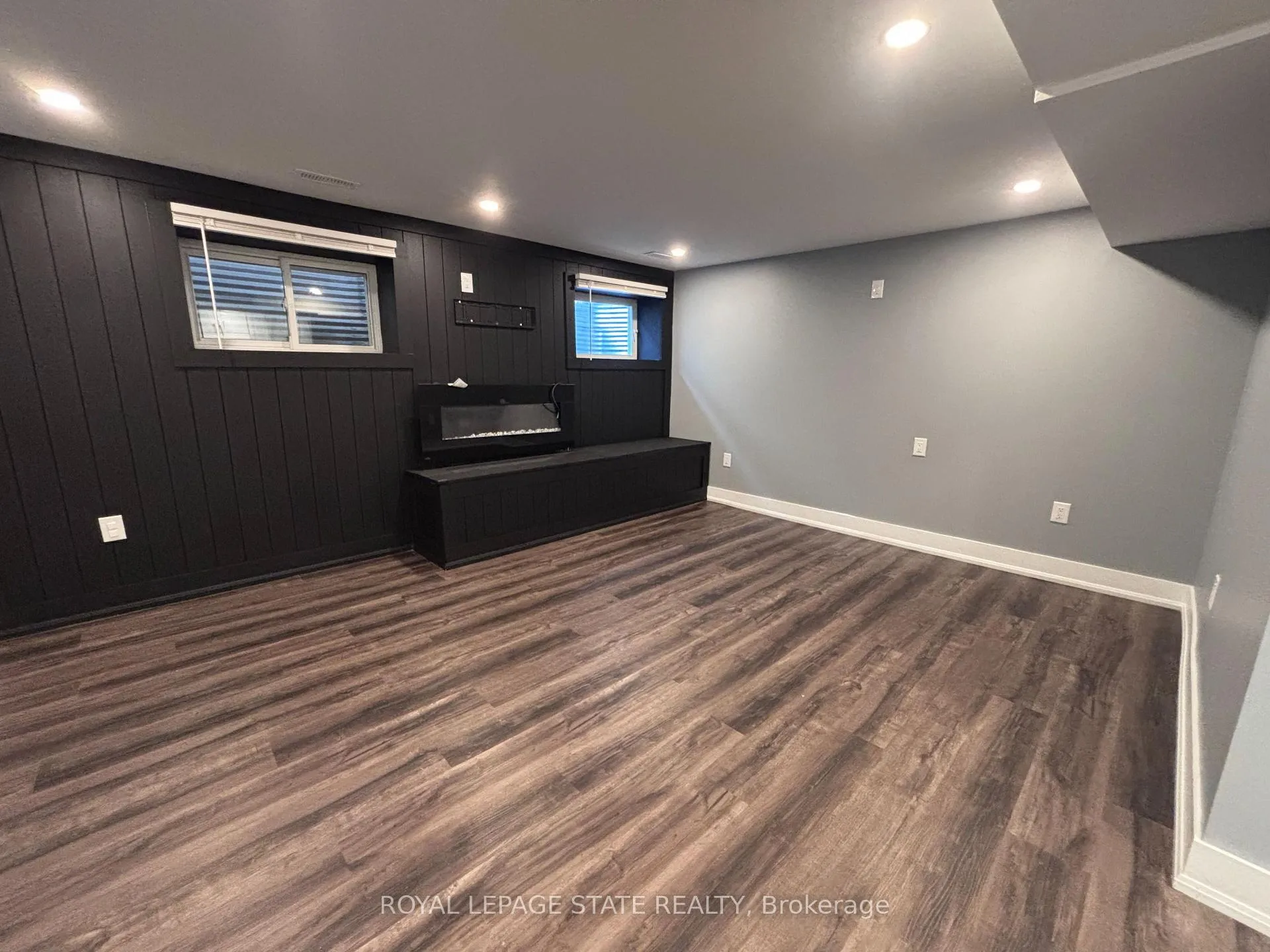 Photo 12 of Unit 2, 185 Bonaventure Drive, Hamilton, Gilbert — HOMEH