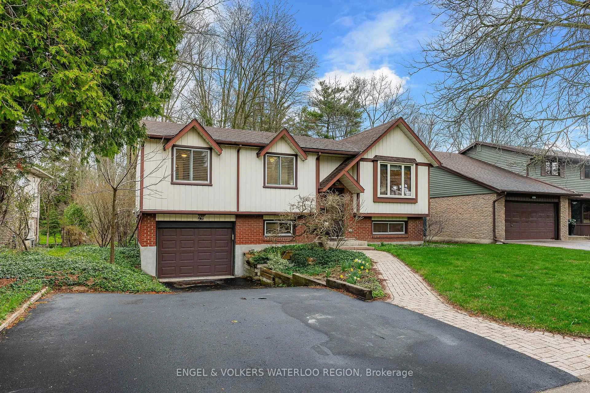 Photo 2 of 90 Amos Avenue, Waterloo — HOMEH