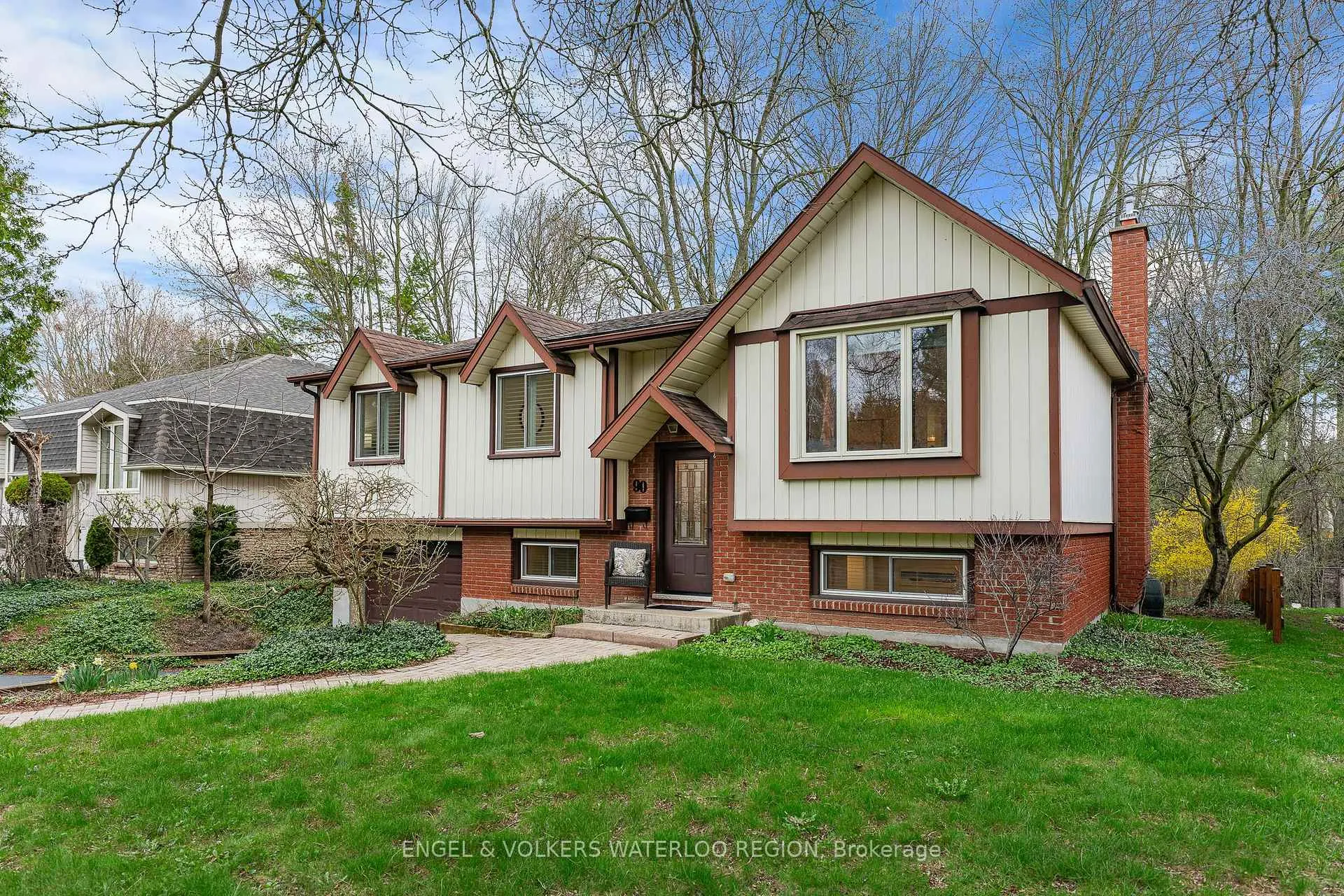 Photo 4 of 90 Amos Avenue, Waterloo — HOMEH