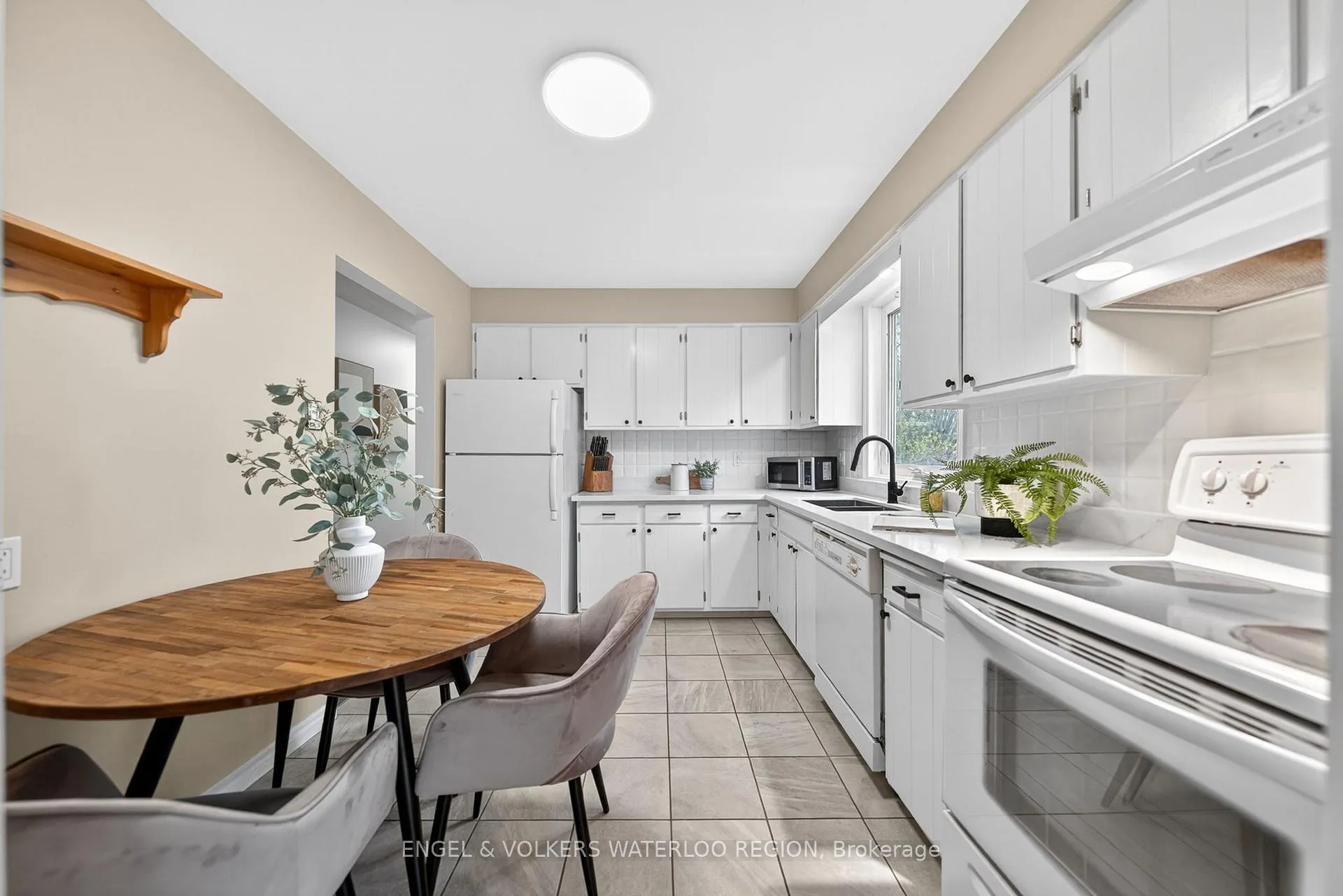 Photo 16 of 90 Amos Avenue, Waterloo — HOMEH