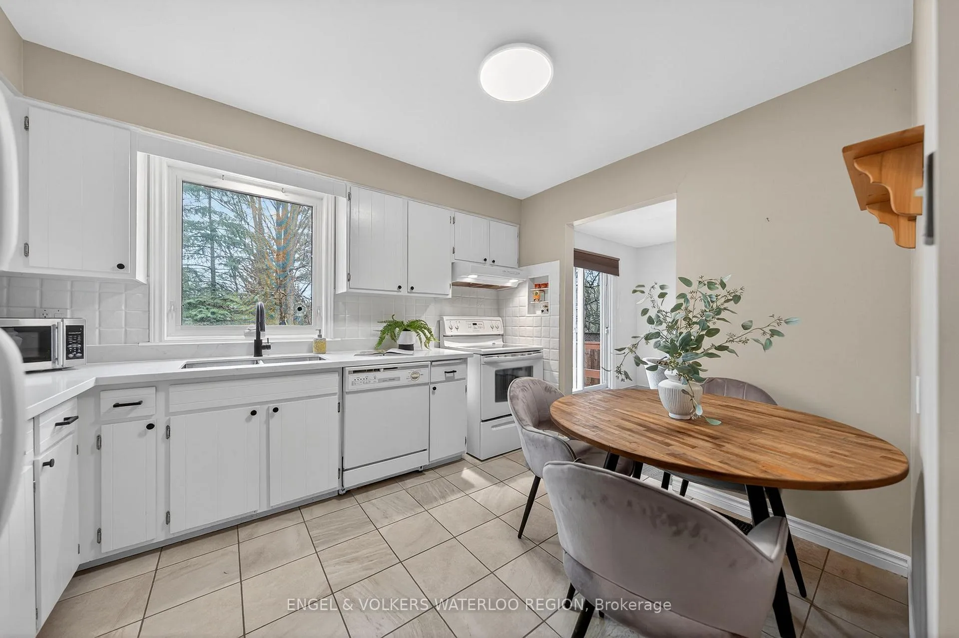 Photo 20 of 90 Amos Avenue, Waterloo — HOMEH