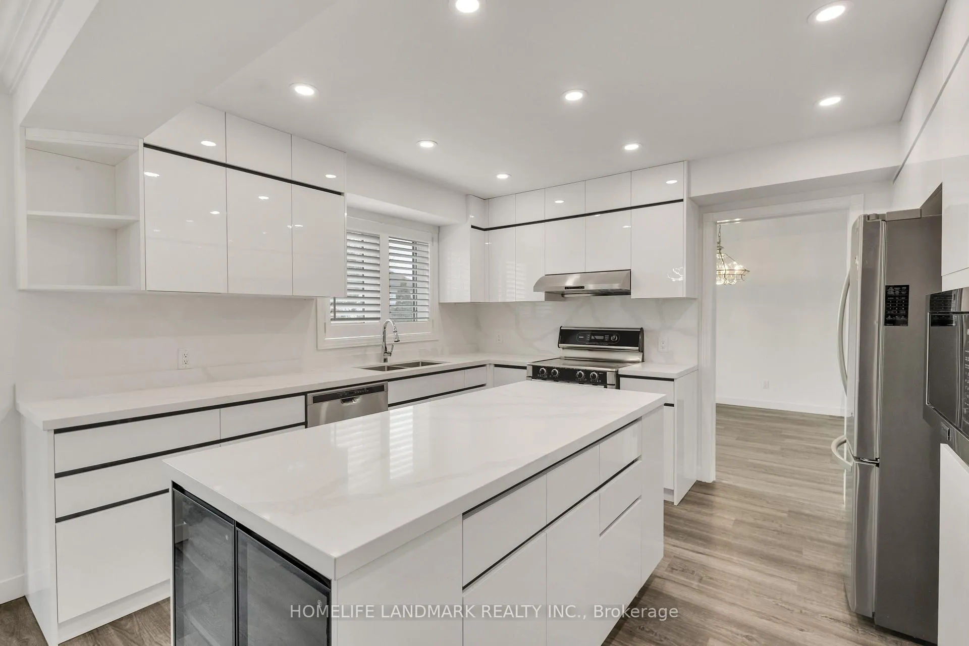 Photo 9 of 579 Paradise Crescent, Waterloo — HOMEH
