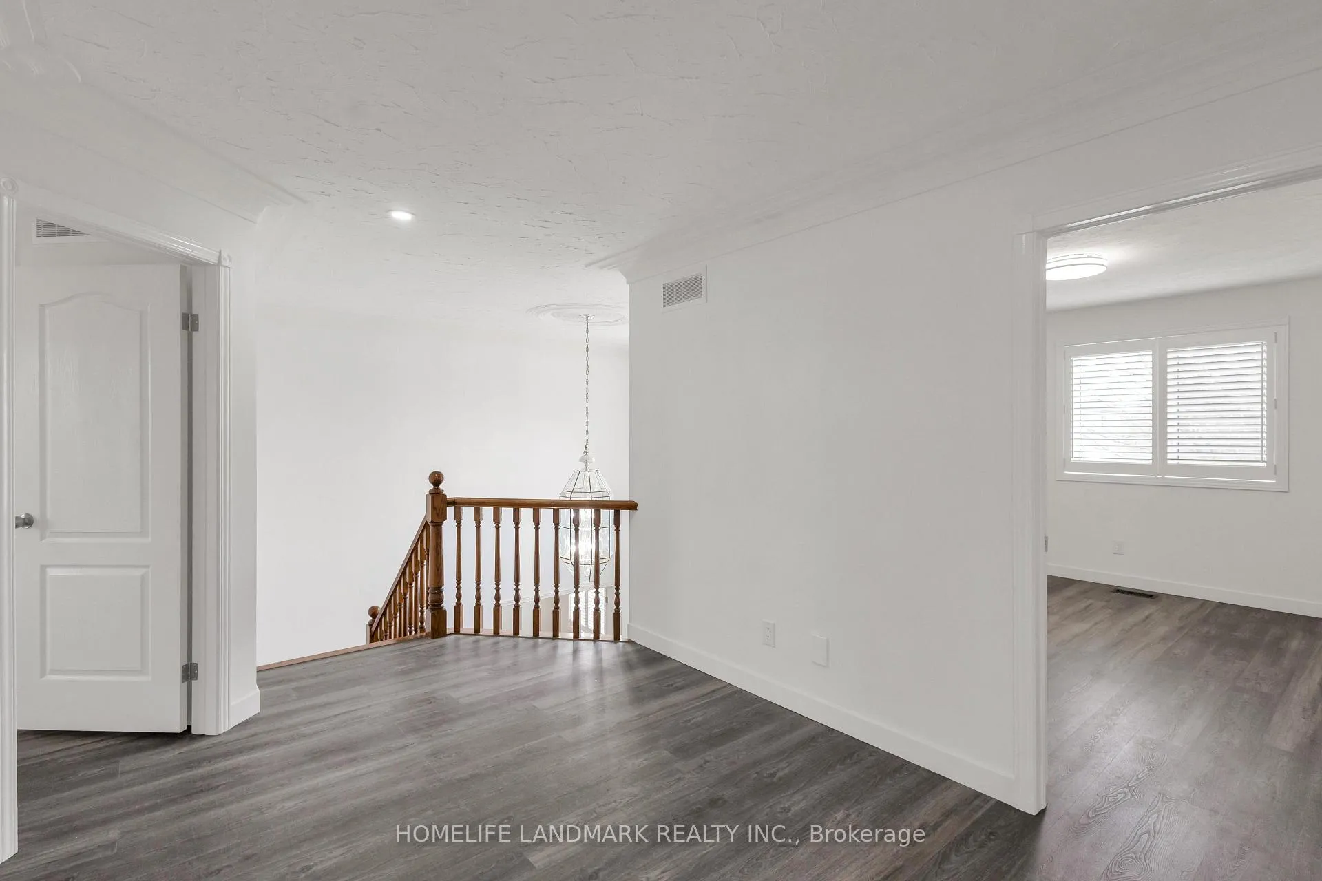 Photo 21 of 579 Paradise Crescent, Waterloo — HOMEH