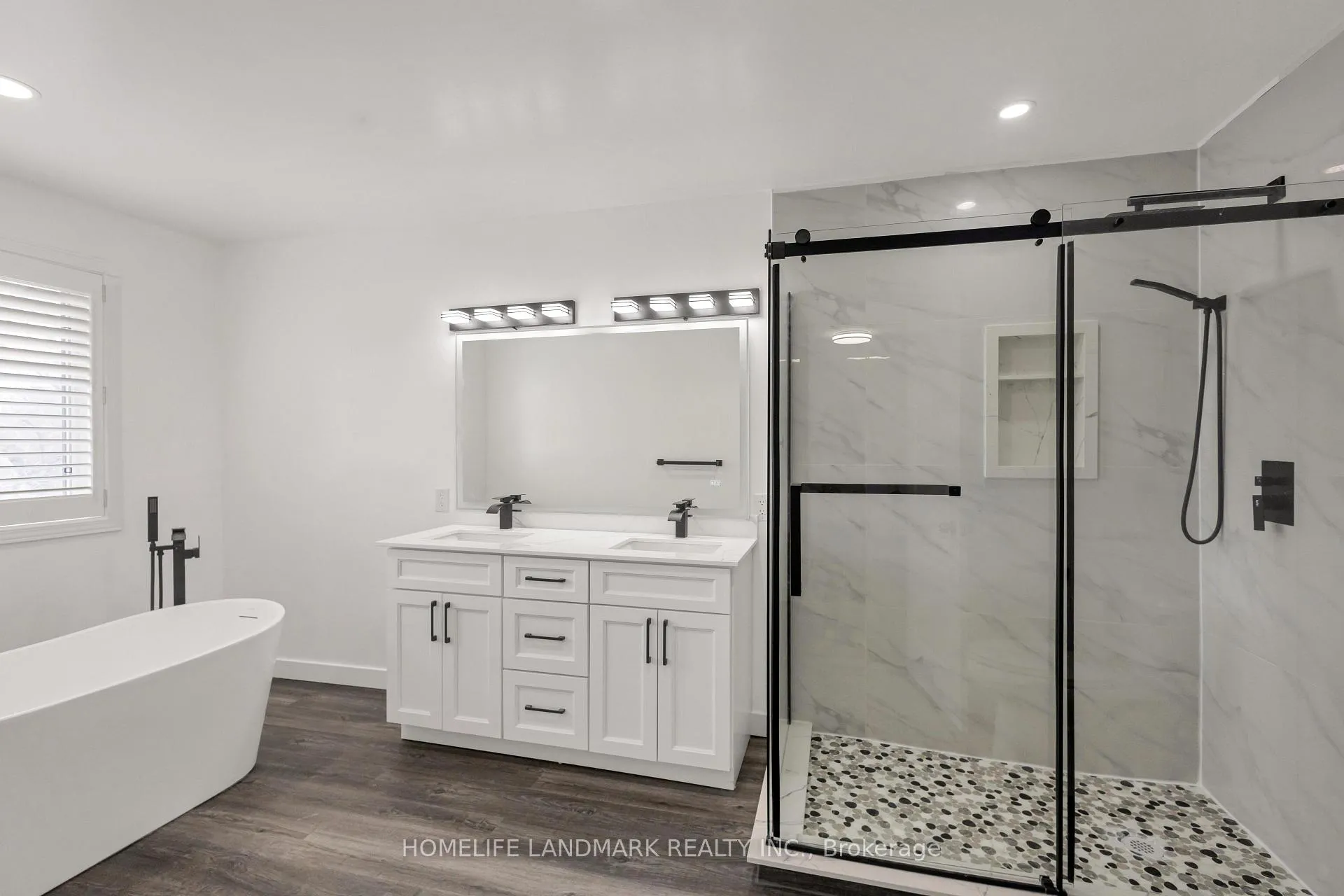 Photo 27 of 579 Paradise Crescent, Waterloo — HOMEH