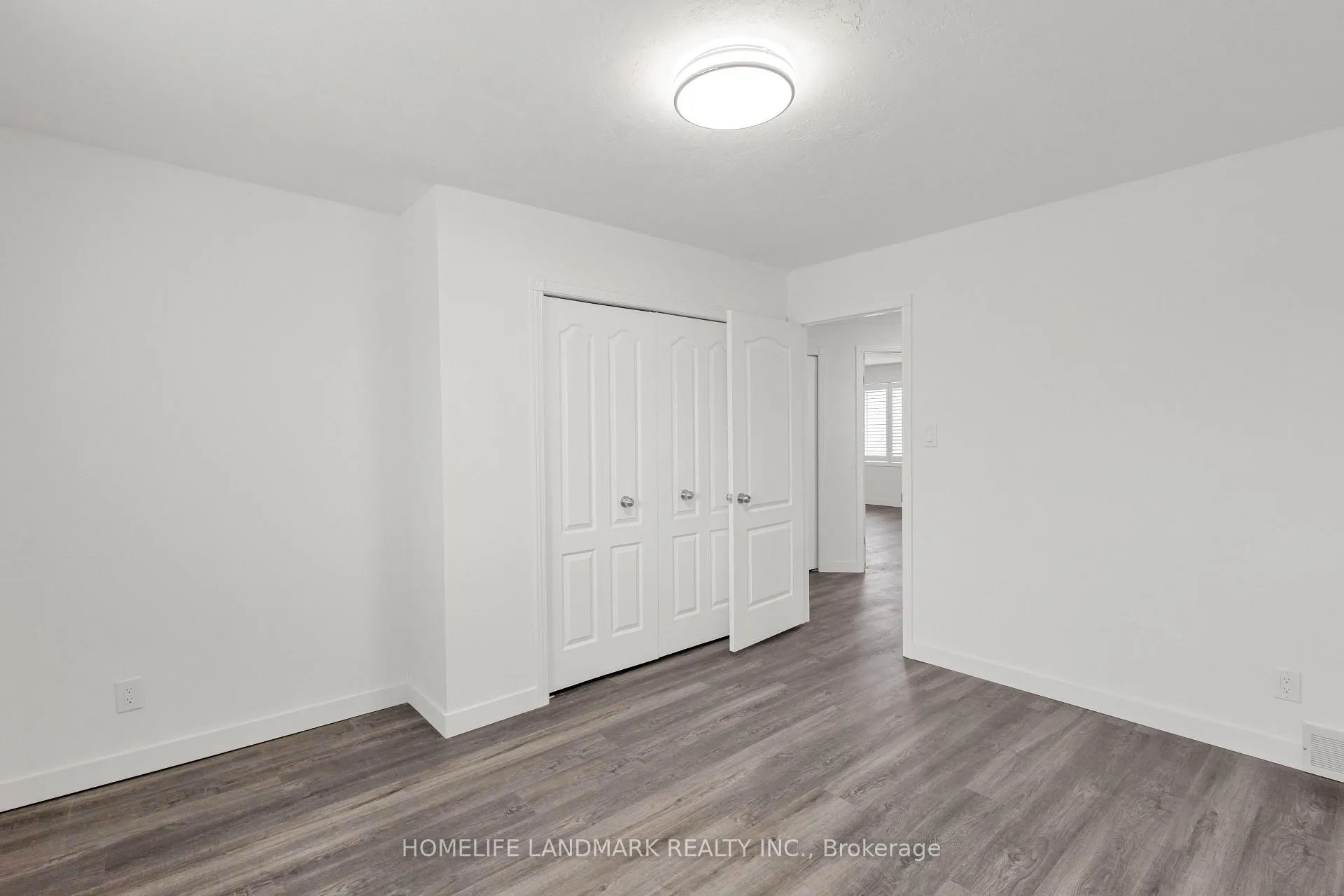 Photo 28 of 579 Paradise Crescent, Waterloo — HOMEH