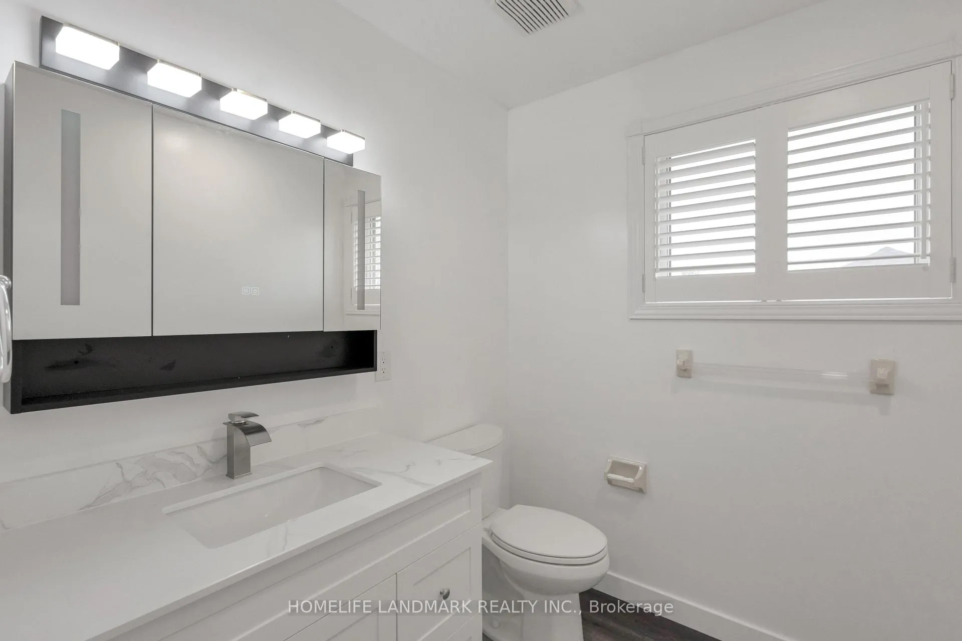 Photo 33 of 579 Paradise Crescent, Waterloo — HOMEH