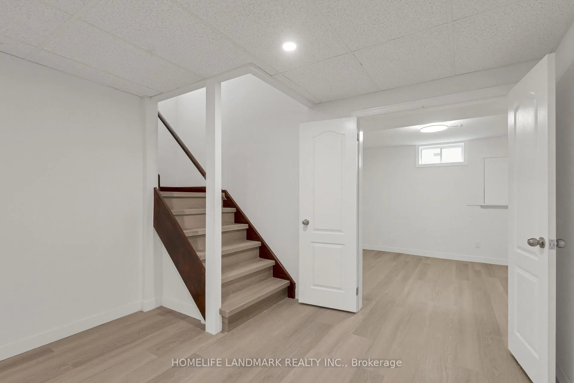 Photo 36 of 579 Paradise Crescent, Waterloo — HOMEH