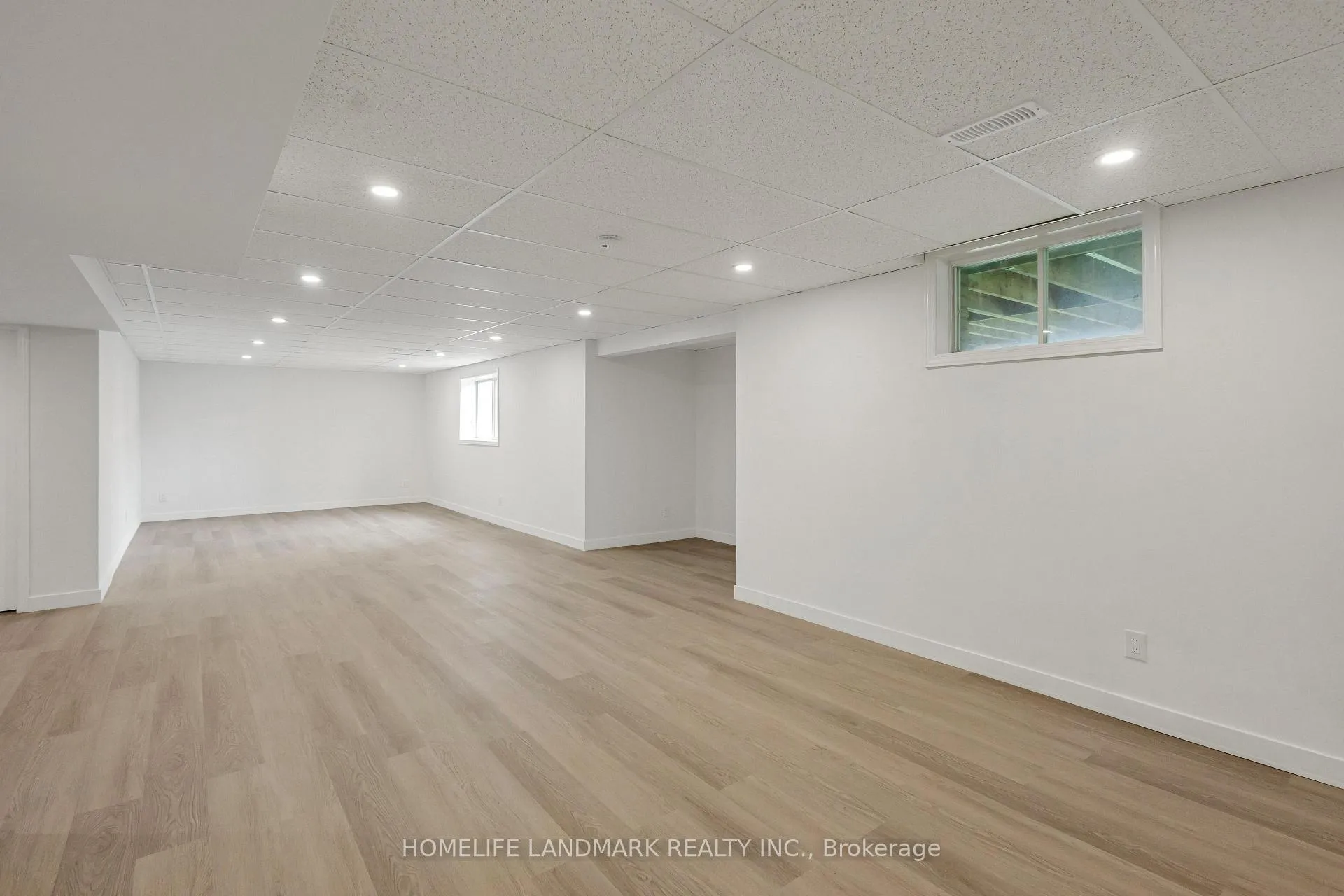 Photo 40 of 579 Paradise Crescent, Waterloo — HOMEH