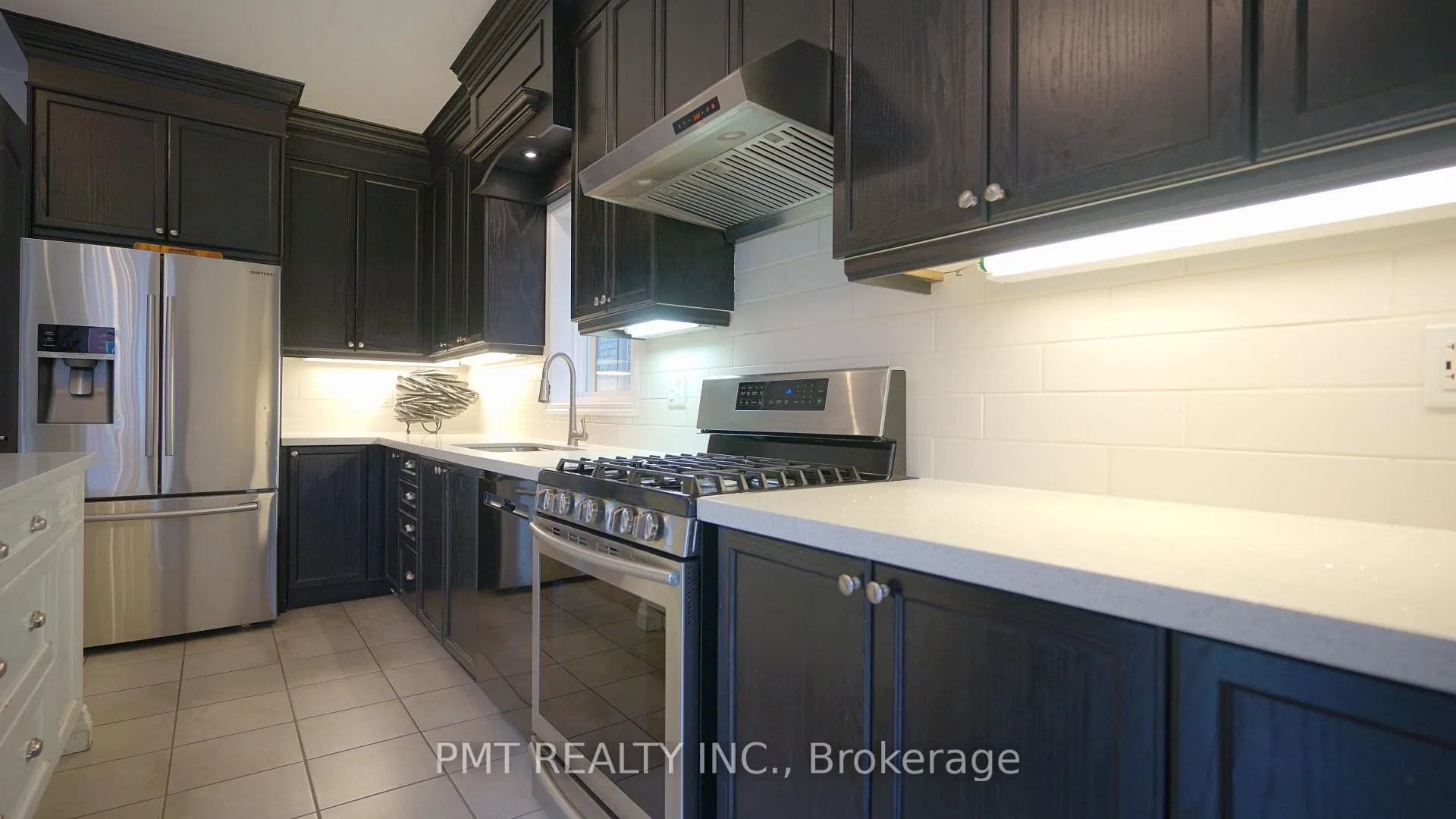 Photo 14 of 2068 Gibson Street, Innisfil, Alcona — HOMEH