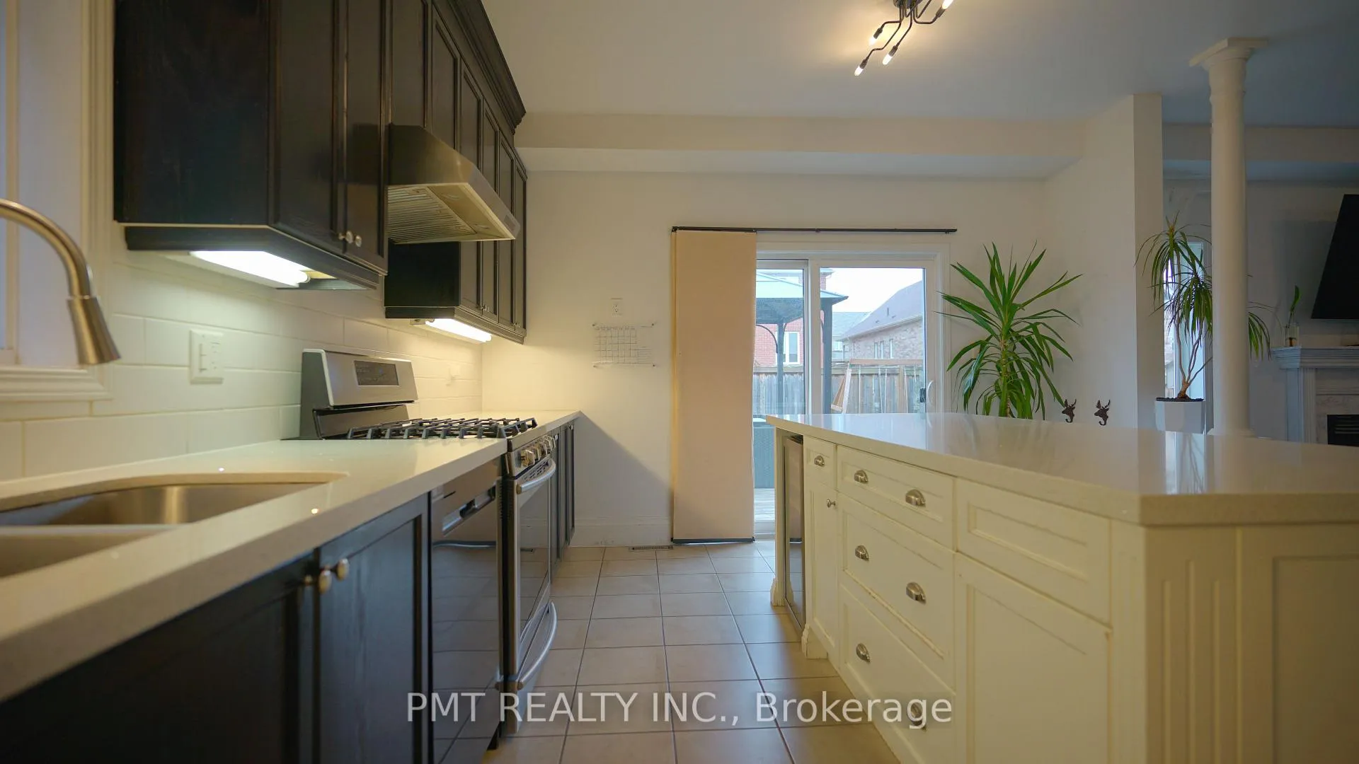 Photo 15 of 2068 Gibson Street, Innisfil, Alcona — HOMEH