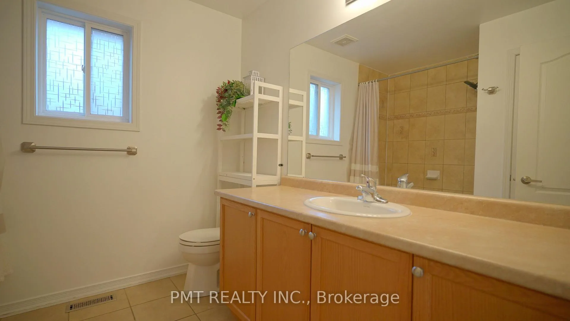 Photo 37 of 2068 Gibson Street, Innisfil, Alcona — HOMEH
