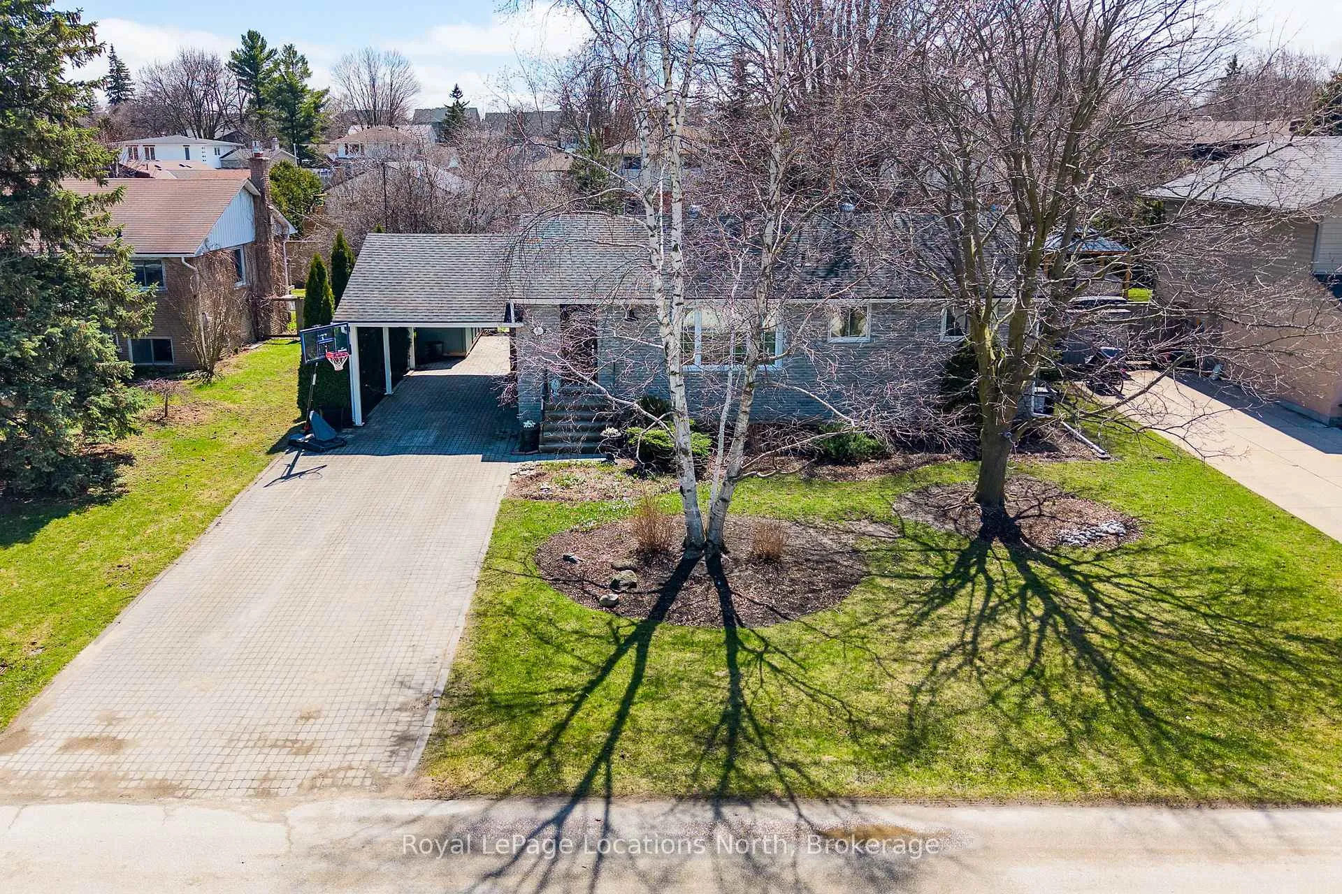 Photo 4 of 12 Bryan Drive, Collingwood — HOMEH