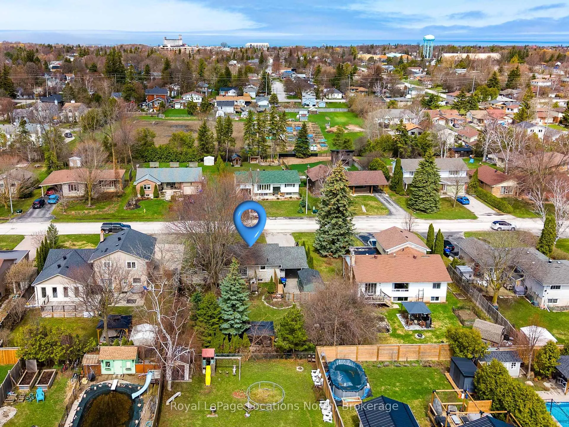 Photo 5 of 12 Bryan Drive, Collingwood — HOMEH