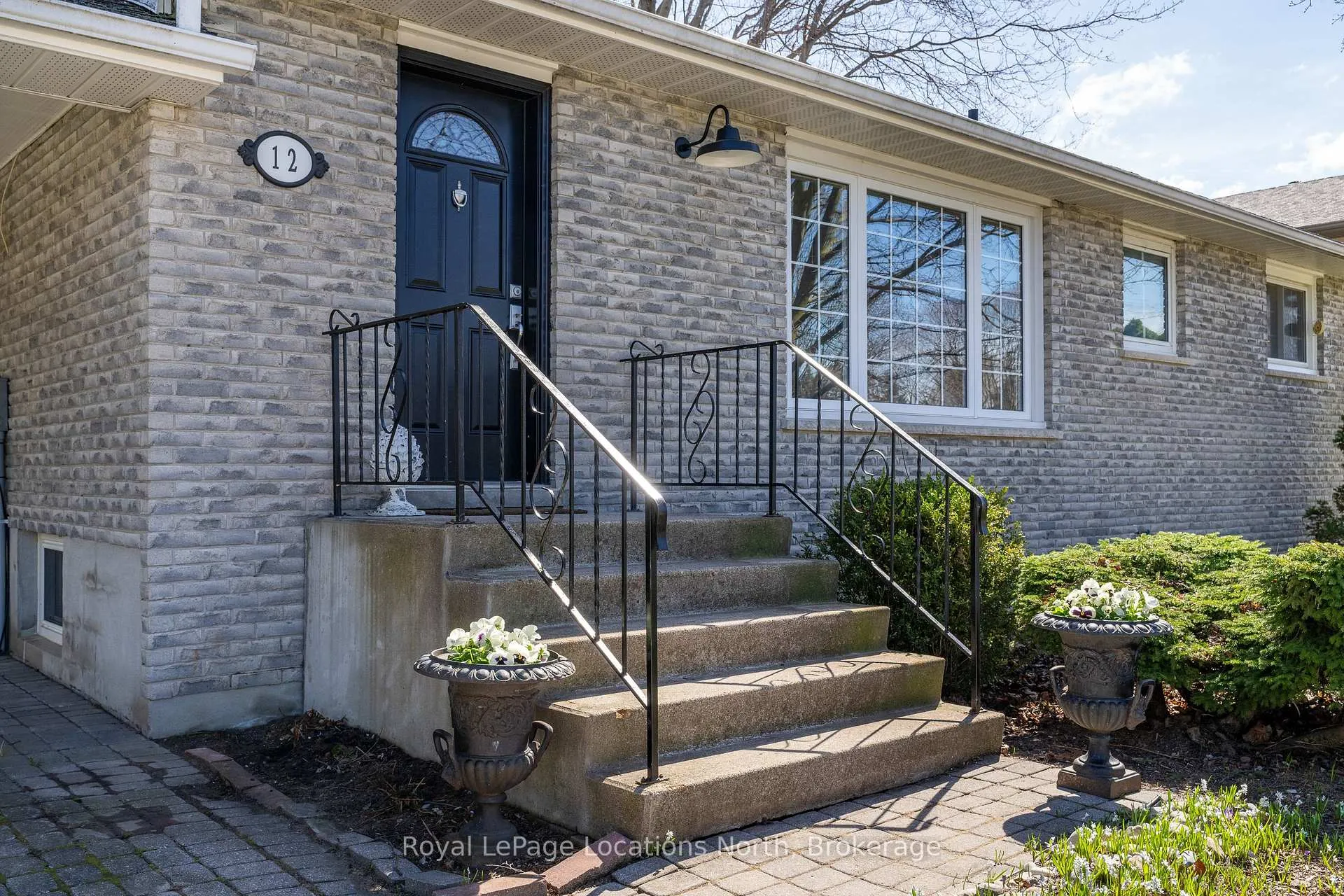 Photo 6 of 12 Bryan Drive, Collingwood — HOMEH