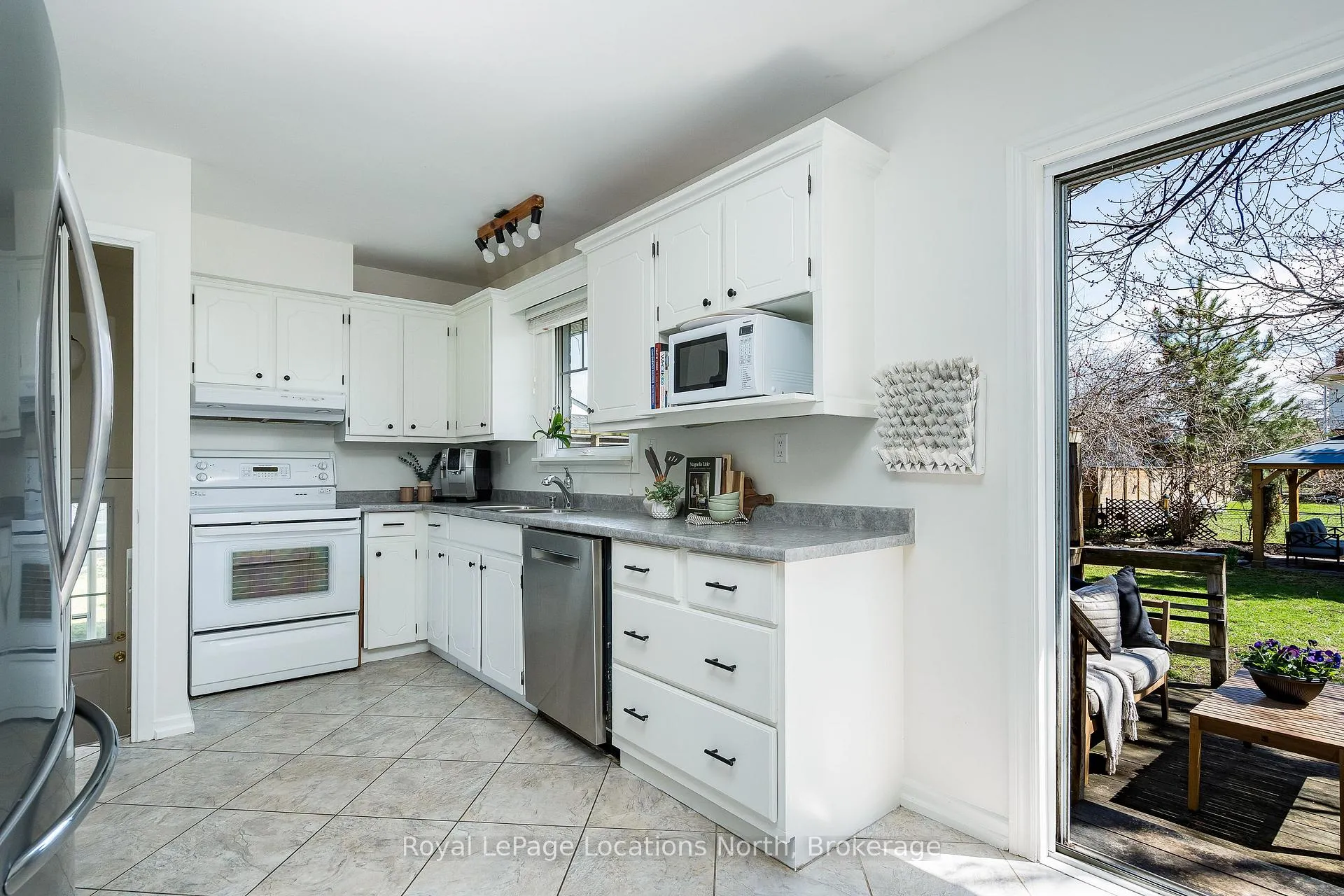Photo 14 of 12 Bryan Drive, Collingwood — HOMEH
