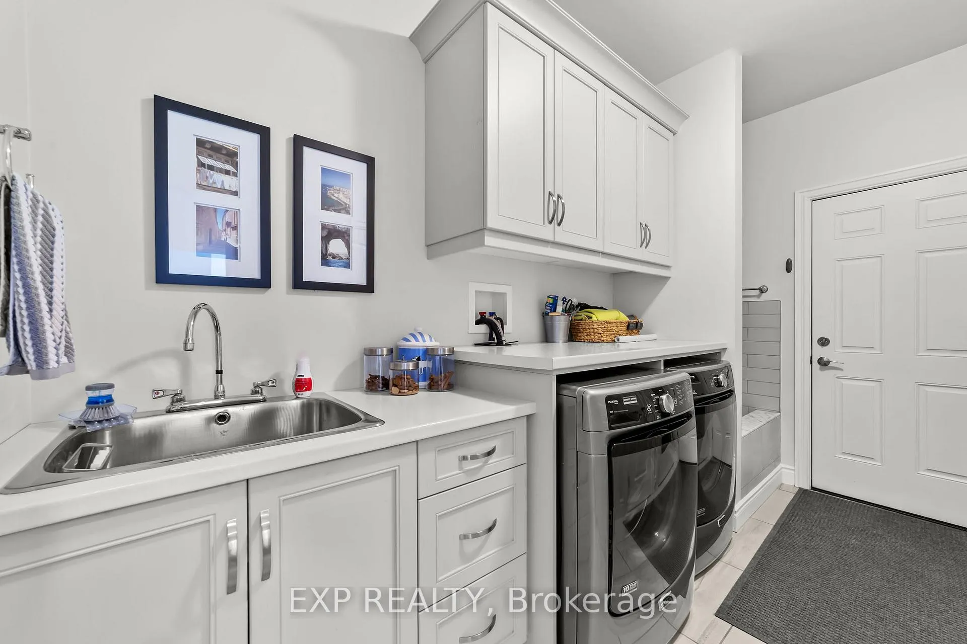 Photo 19 of 9 Towerline Street, Middlesex Centre, Delaware Town — HOMEH