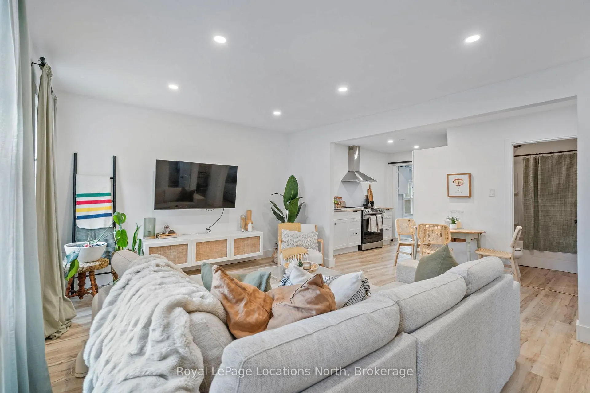 Photo 8 of 11 Victory Drive, Collingwood — HOMEH