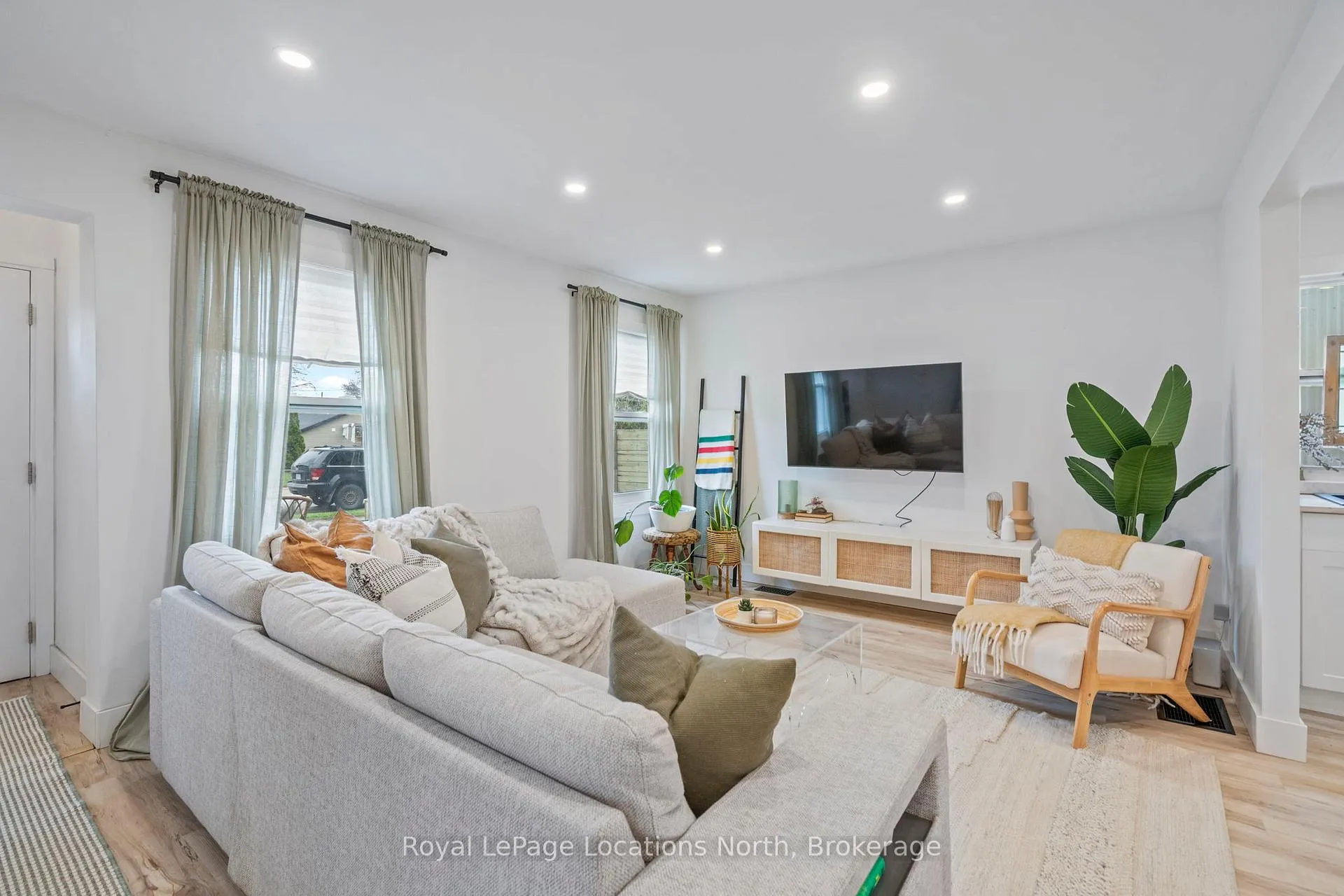Photo 9 of 11 Victory Drive, Collingwood — HOMEH