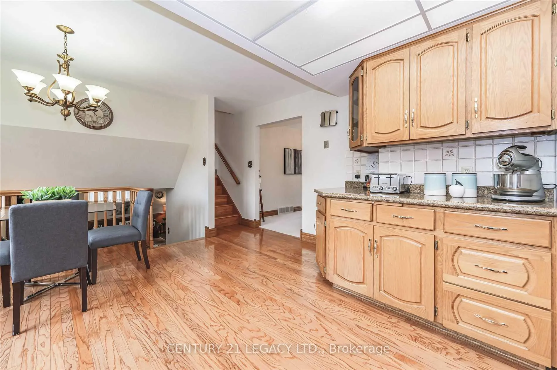 Photo 5 of Unit (Upper), 2067 Old Mill Road, Kitchener, Lower Doon — HOMEH