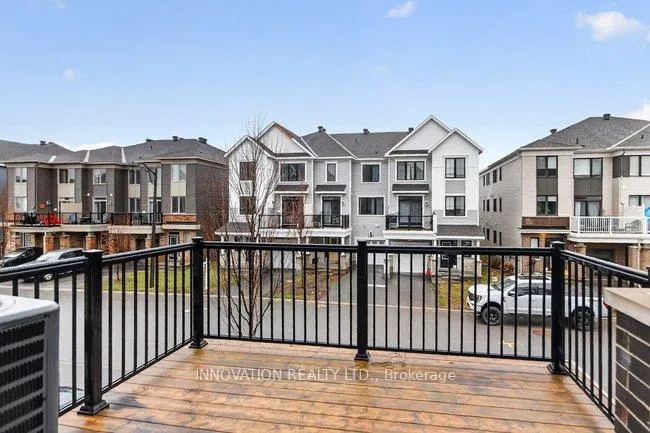 Photo 3 of 16 Caspian Row, Ottawa, Kanata - Emerald Meadows/Trailwest — HOMEH