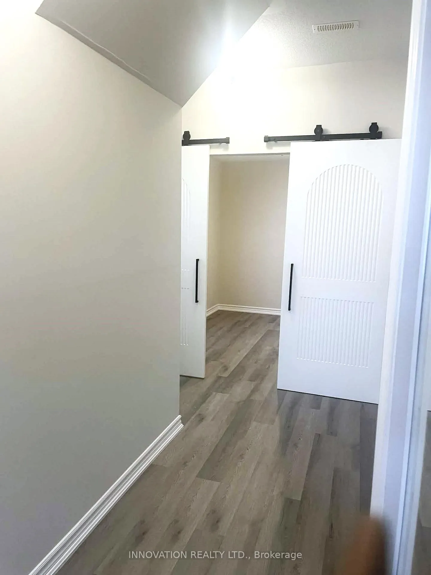 Photo 7 of 16 Caspian Row, Ottawa, Kanata - Emerald Meadows/Trailwest — HOMEH