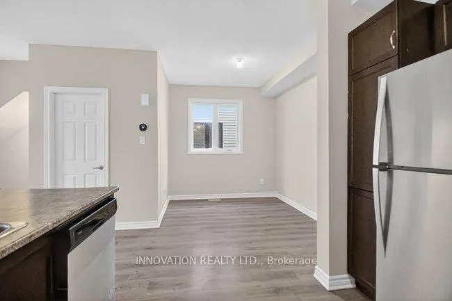 Photo 15 of 16 Caspian Row, Ottawa, Kanata - Emerald Meadows/Trailwest — HOMEH