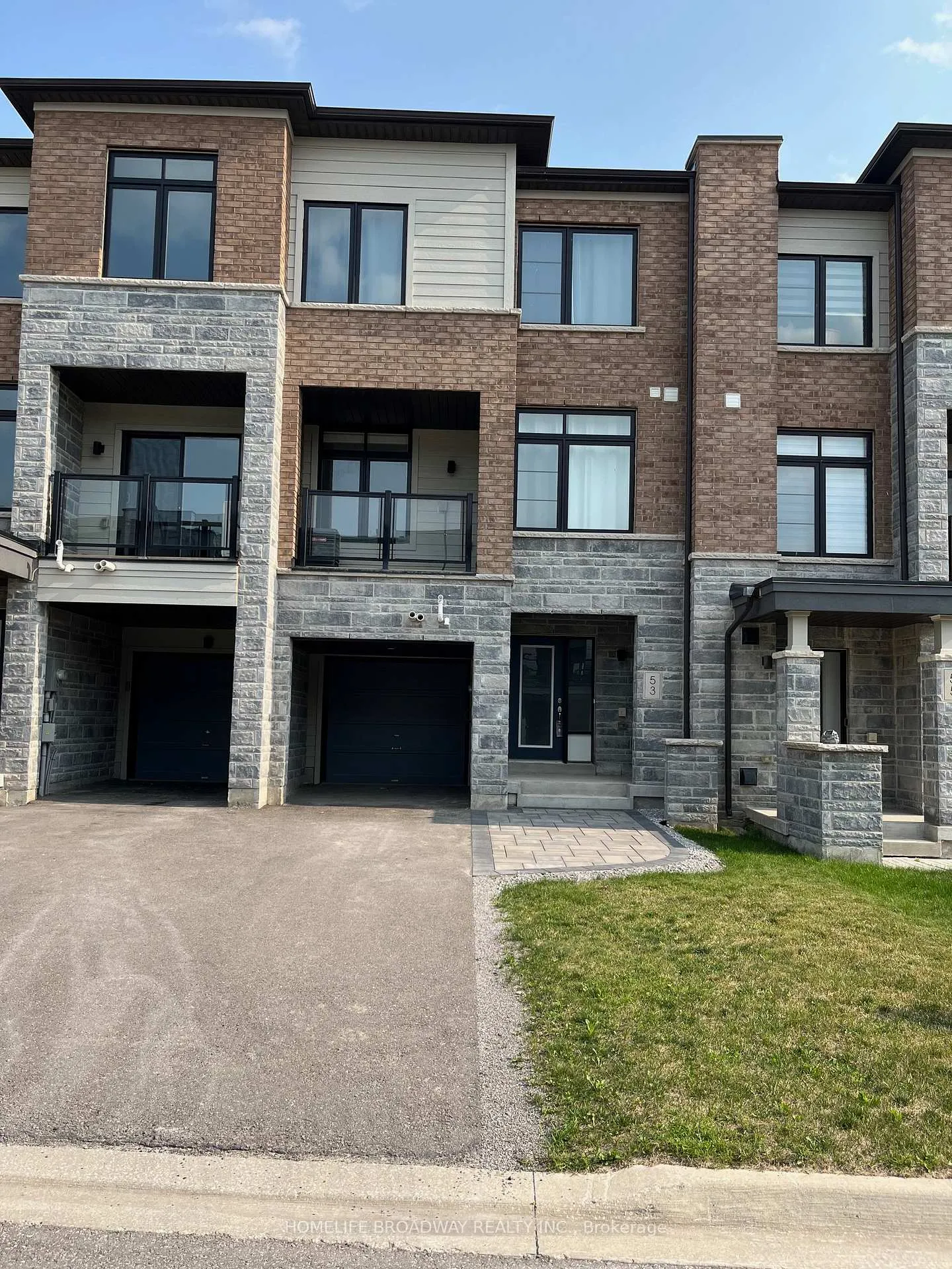 Photo 1 of 53 Vantage Loop, Newmarket, Woodland Hill — HOMEH