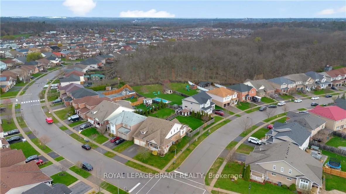 Photo 48 of 85 Hunter Way, Brantford — HOMEH
