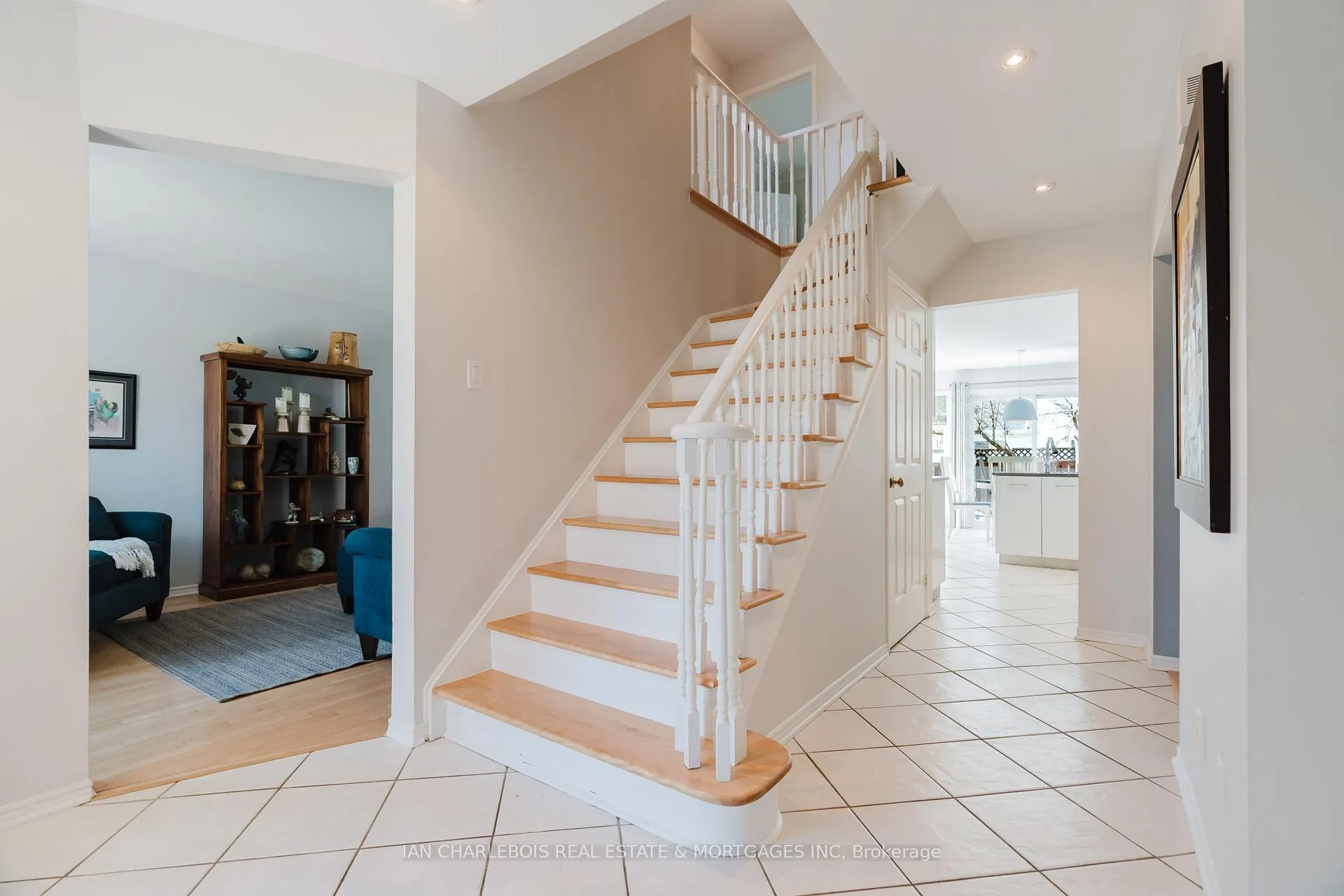 Photo 4 of 583 Apollo Way, Ottawa, Fallingbrook/Pineridge — HOMEH