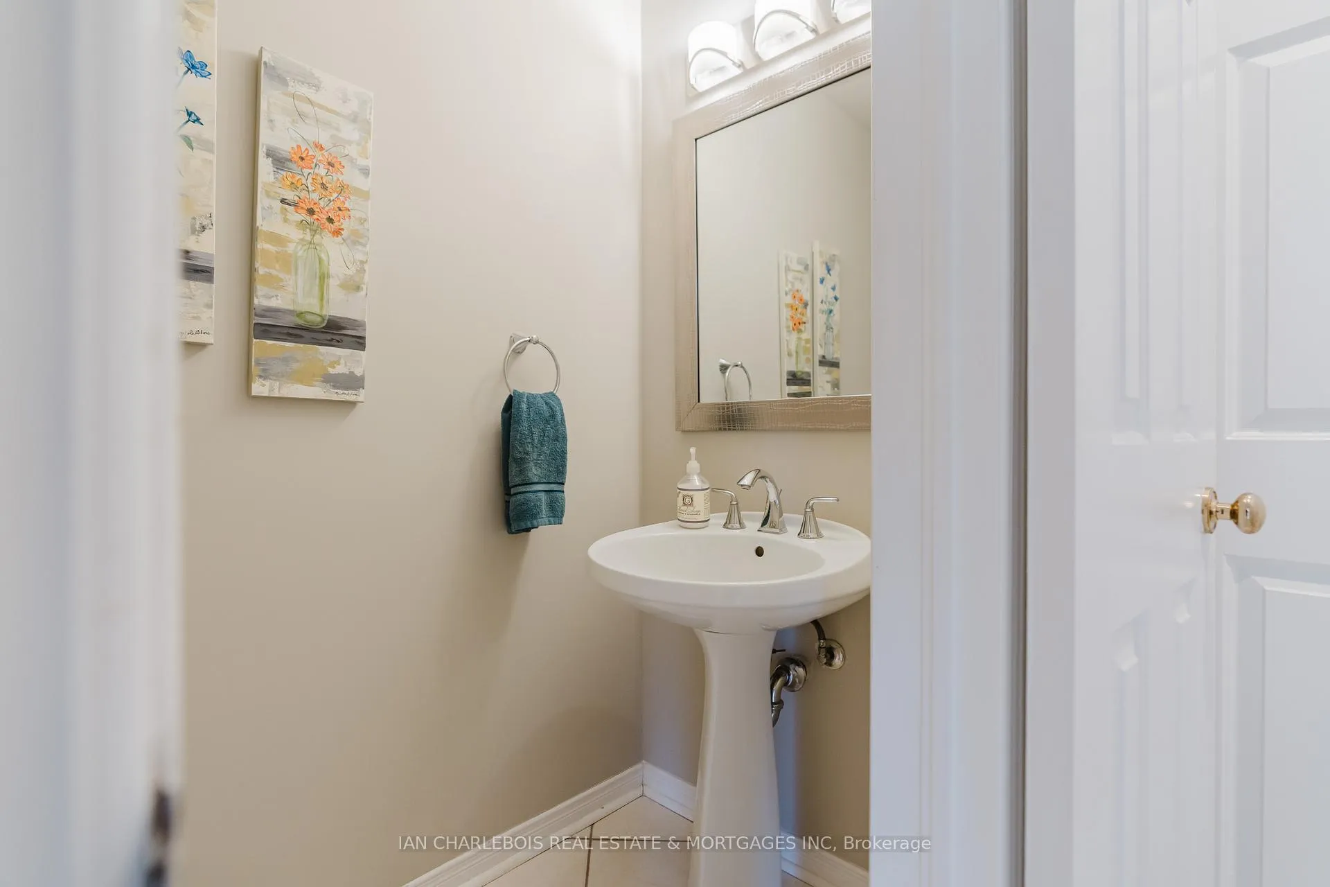 Photo 8 of 583 Apollo Way, Ottawa, Fallingbrook/Pineridge — HOMEH