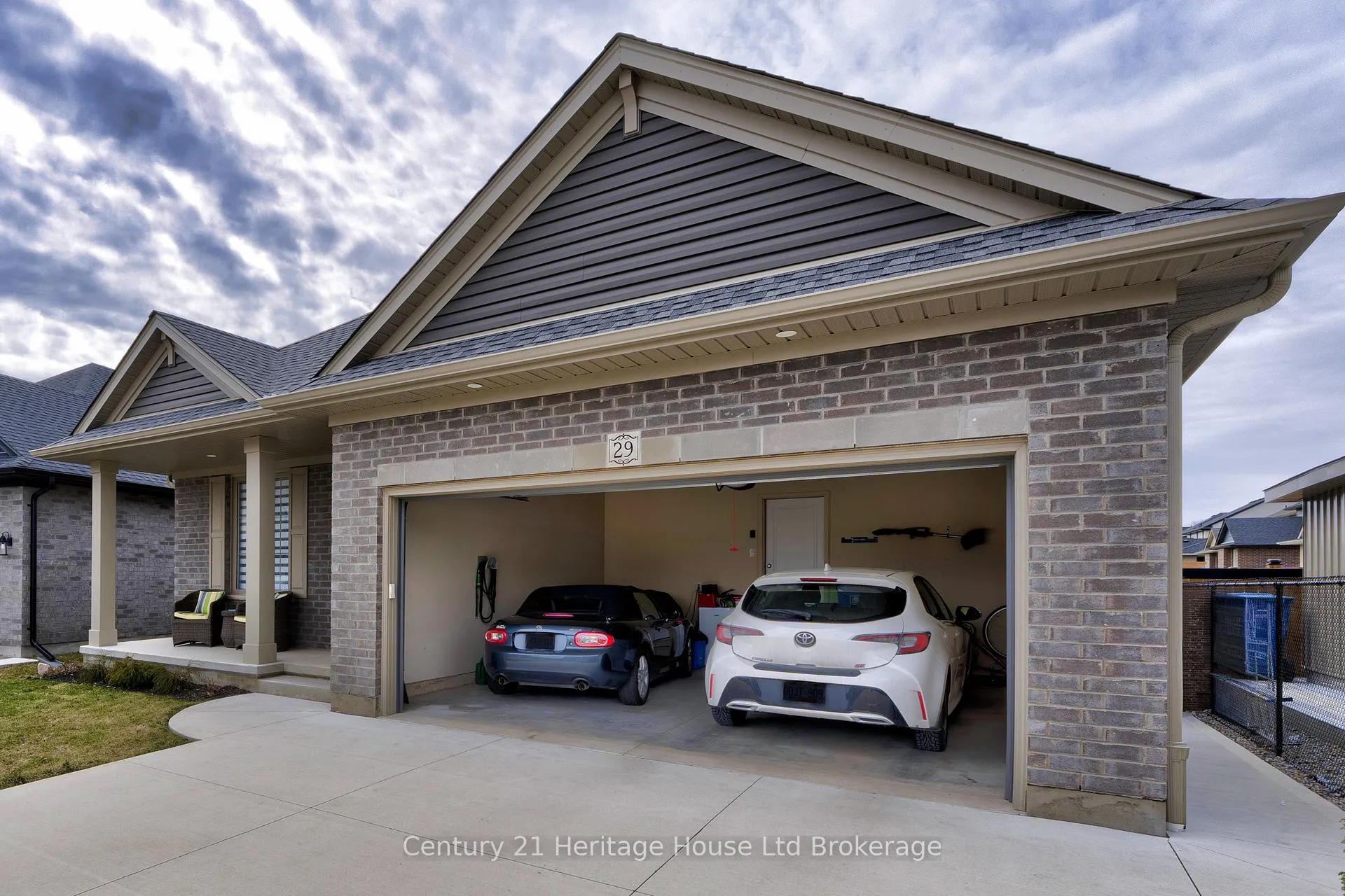 Photo 3 of 29 Keba Crescent, Tillsonburg — HOMEH