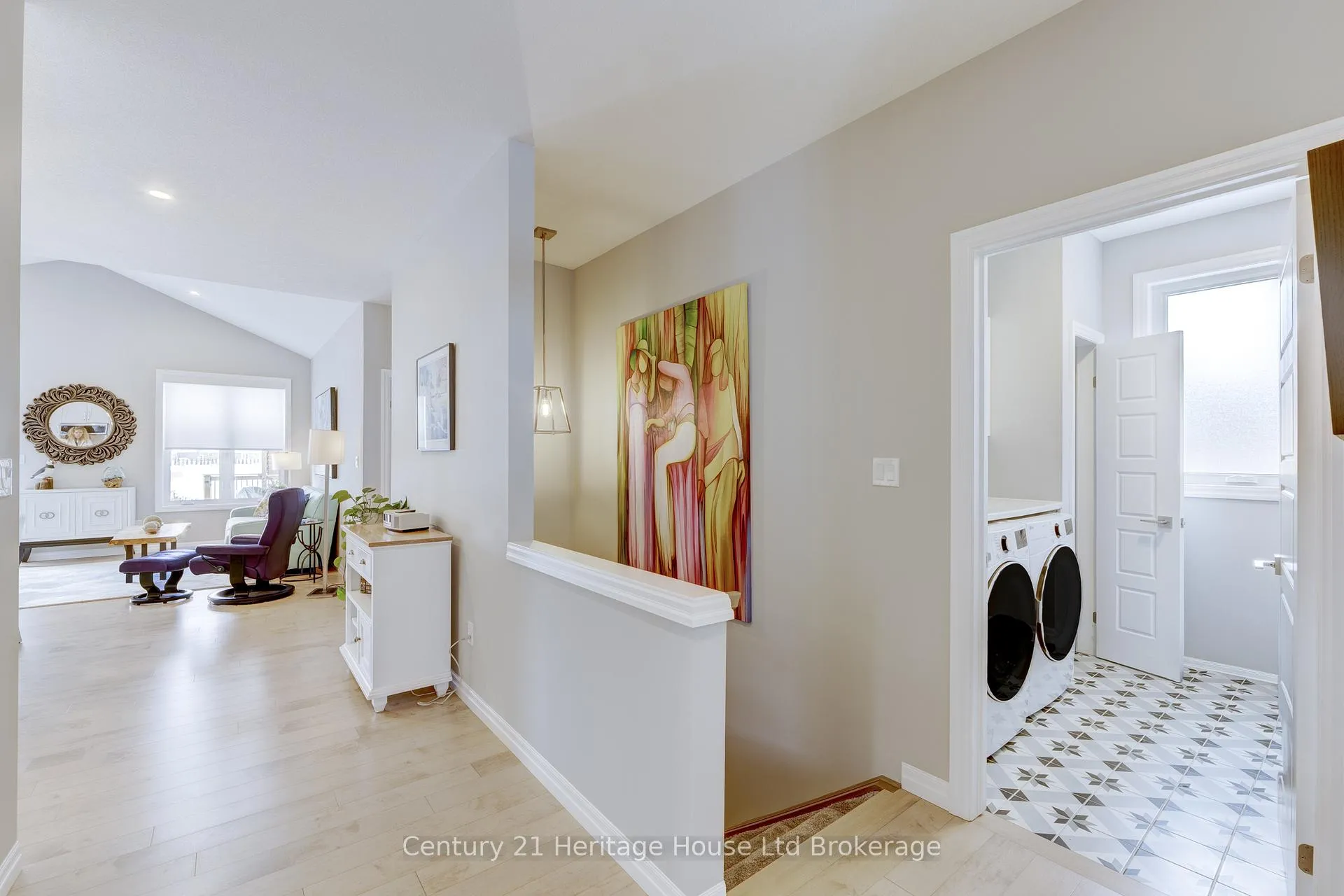 Photo 9 of 29 Keba Crescent, Tillsonburg — HOMEH