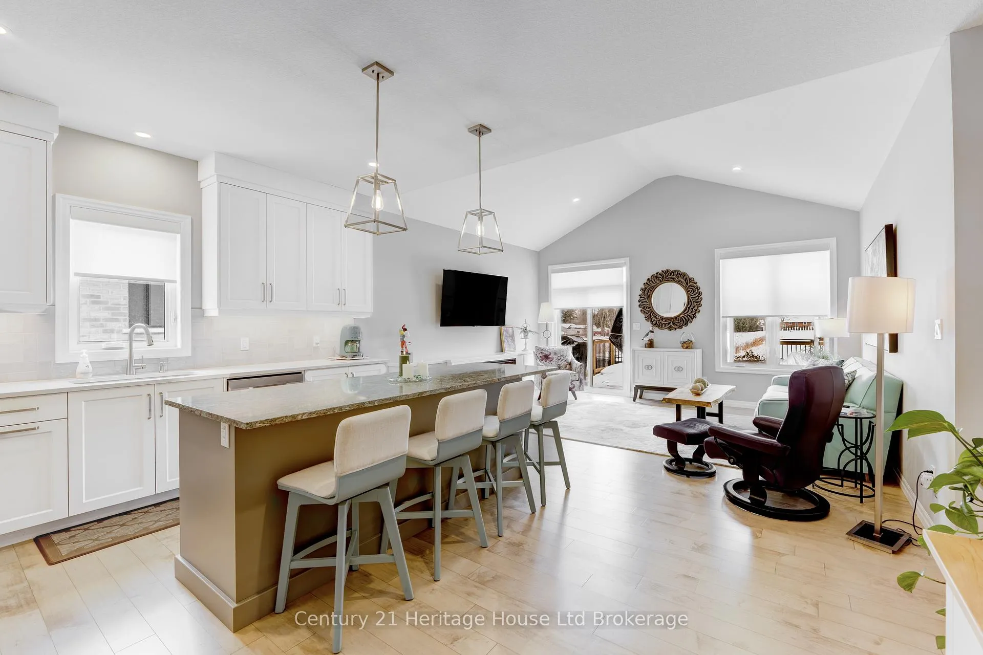 Photo 14 of 29 Keba Crescent, Tillsonburg — HOMEH