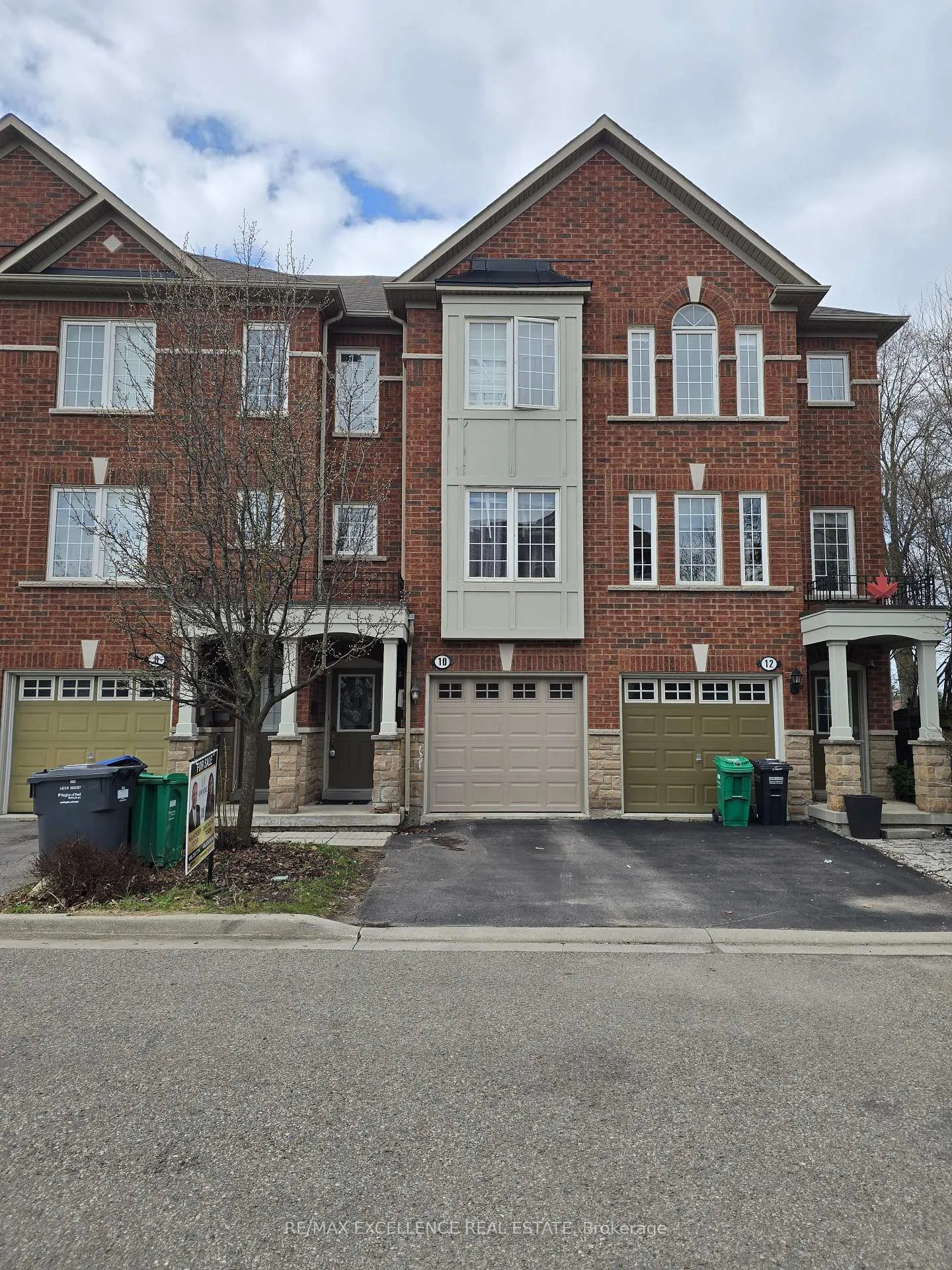 Photo 1 of 10 Sand Wedge Lane, Brampton, Downtown Brampton — HOMEH
