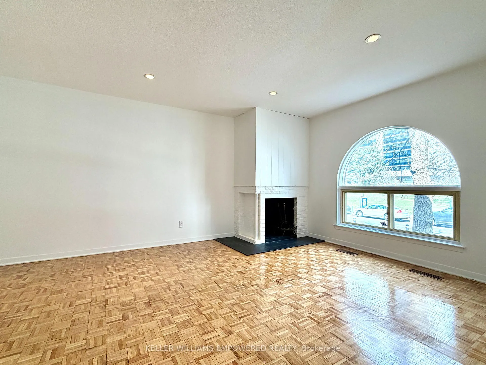 Photo 4 of 75 Balliol Street, Toronto, Mount Pleasant West — HOMEH