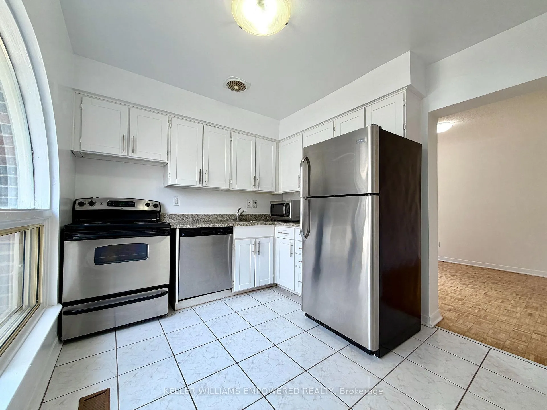 Photo 6 of 75 Balliol Street, Toronto, Mount Pleasant West — HOMEH