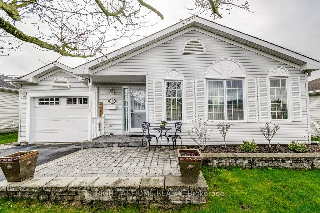 Photo 3 of 126 Glenariff Drive, Hamilton, Rural Flamborough — HOMEH